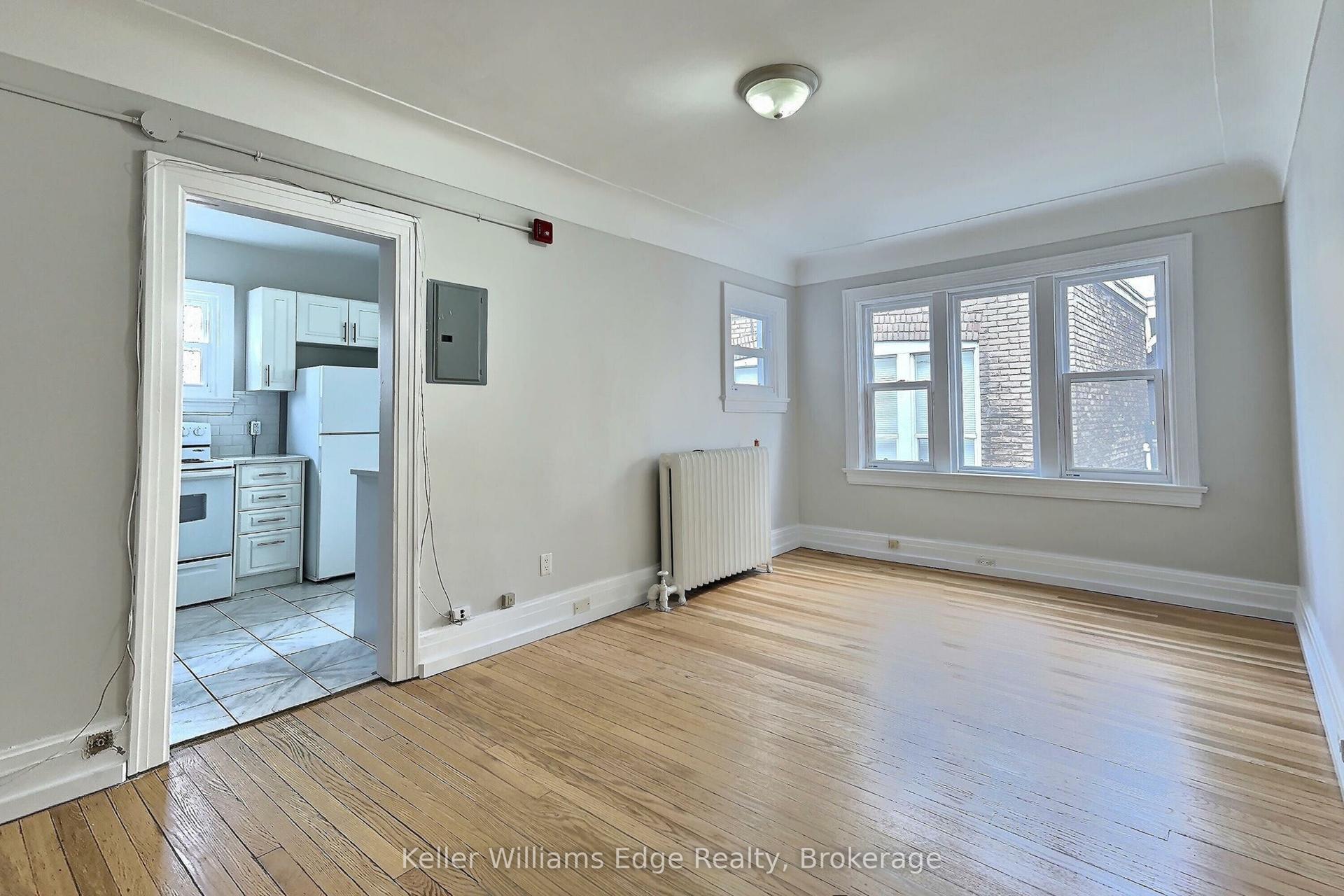 8 Tisdale Street S 8 #8, Hamilton — Multiplex for lease, photo 1