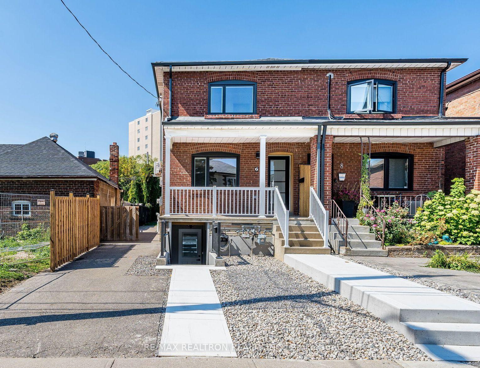 6 Greyton Crescent, Toronto — Semi-Detached for lease, photo 1
