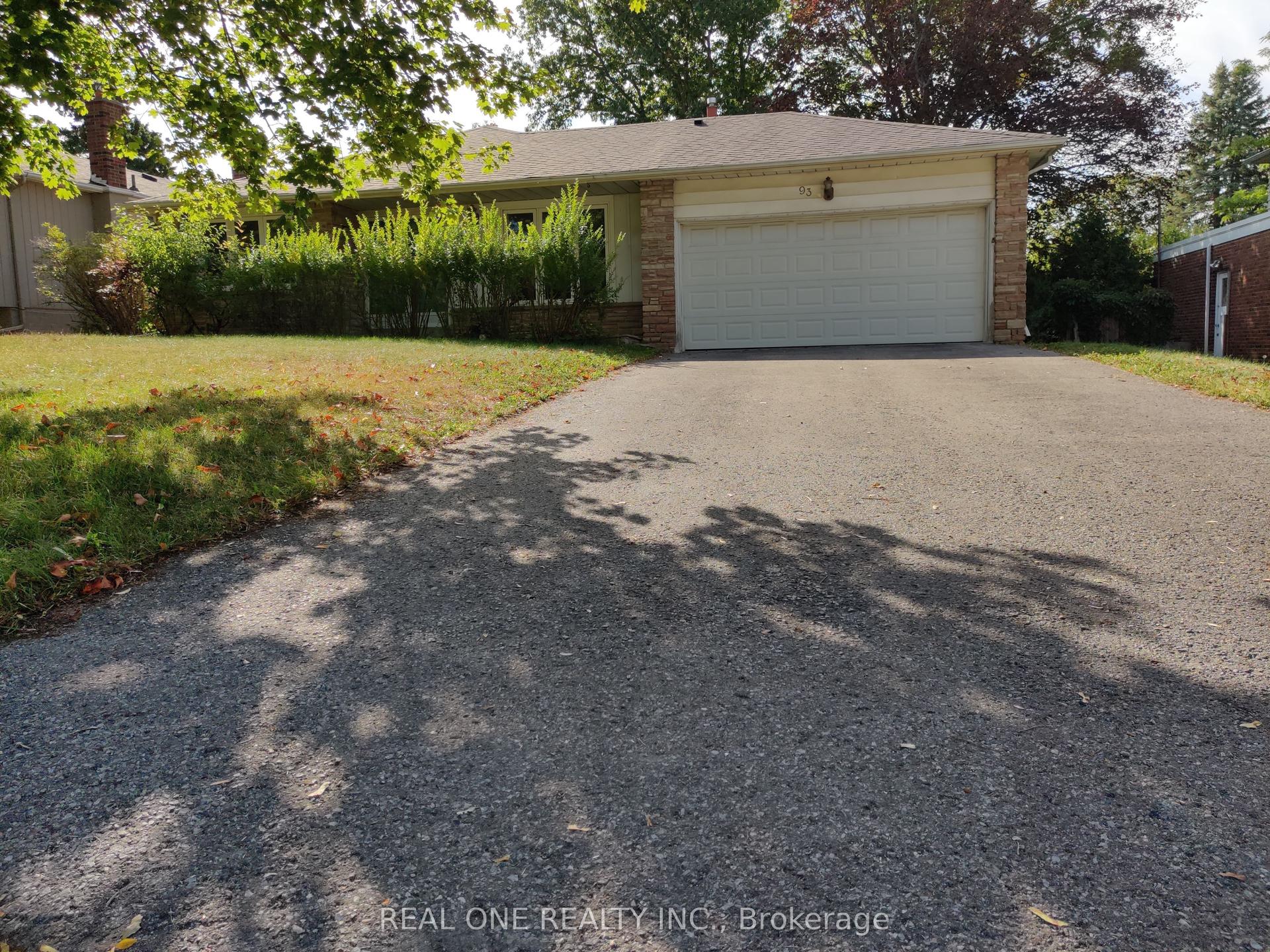 93 Southdale Drive Upper #Upper — photo 1