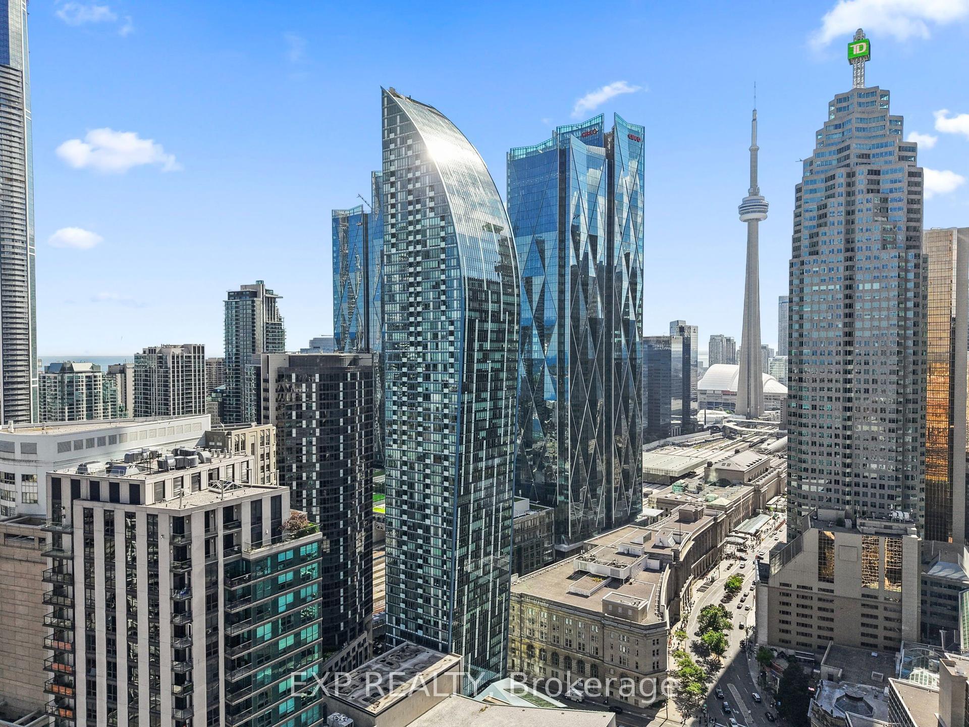 8 The Esplanade 3510 #3510, Toronto — Condo for sale, photo 1