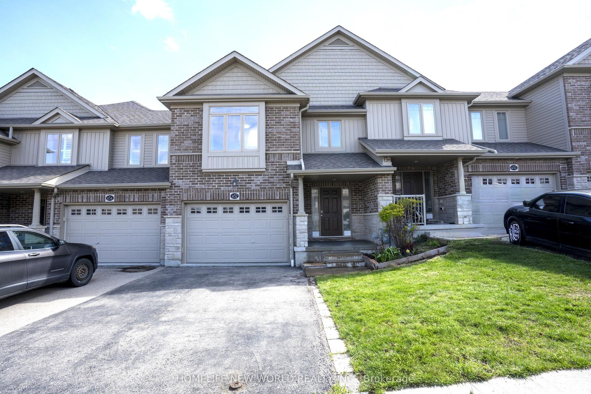 452 Avens Street — photo 1