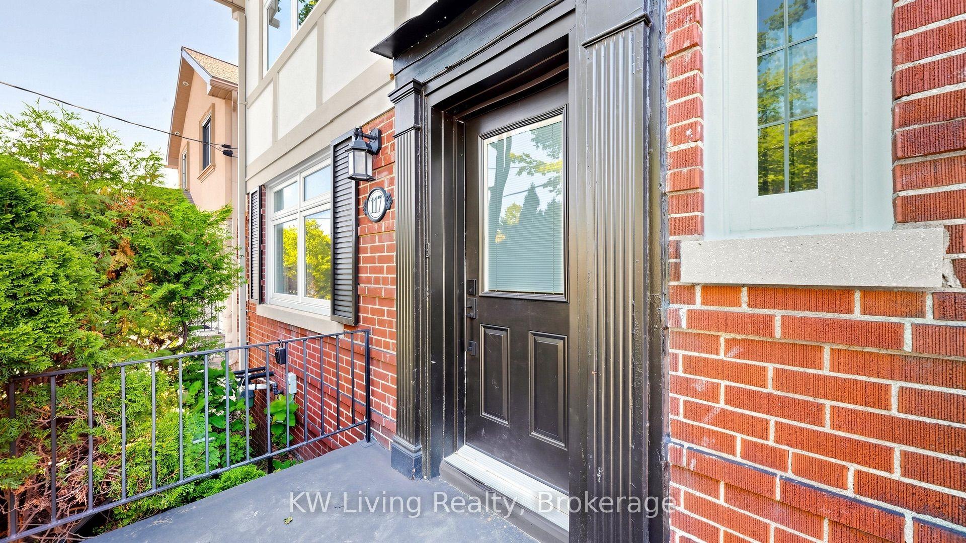 117 Sutherland Drive, Toronto — Detached for sale, photo 1