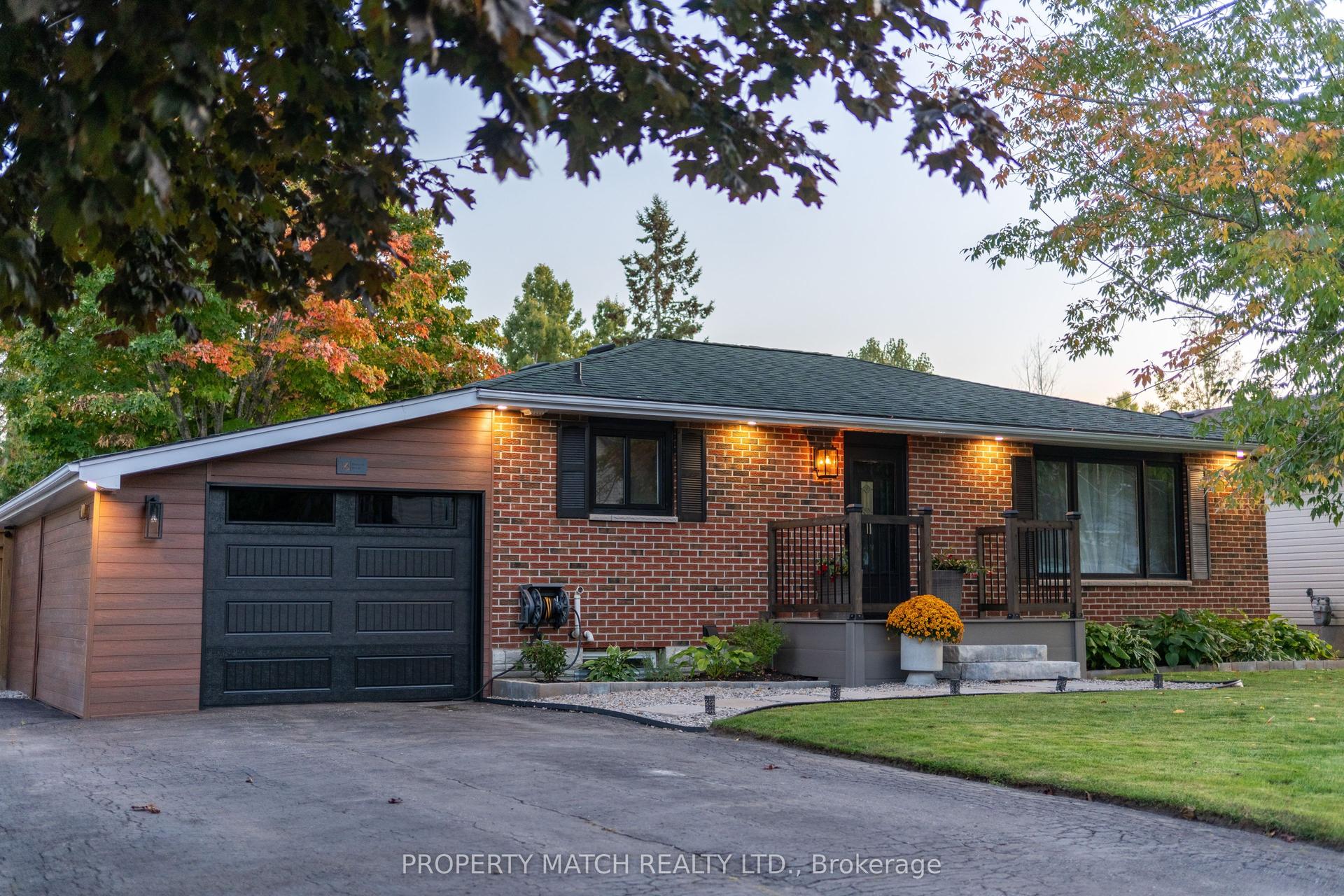 16 Simmons Street — photo 1