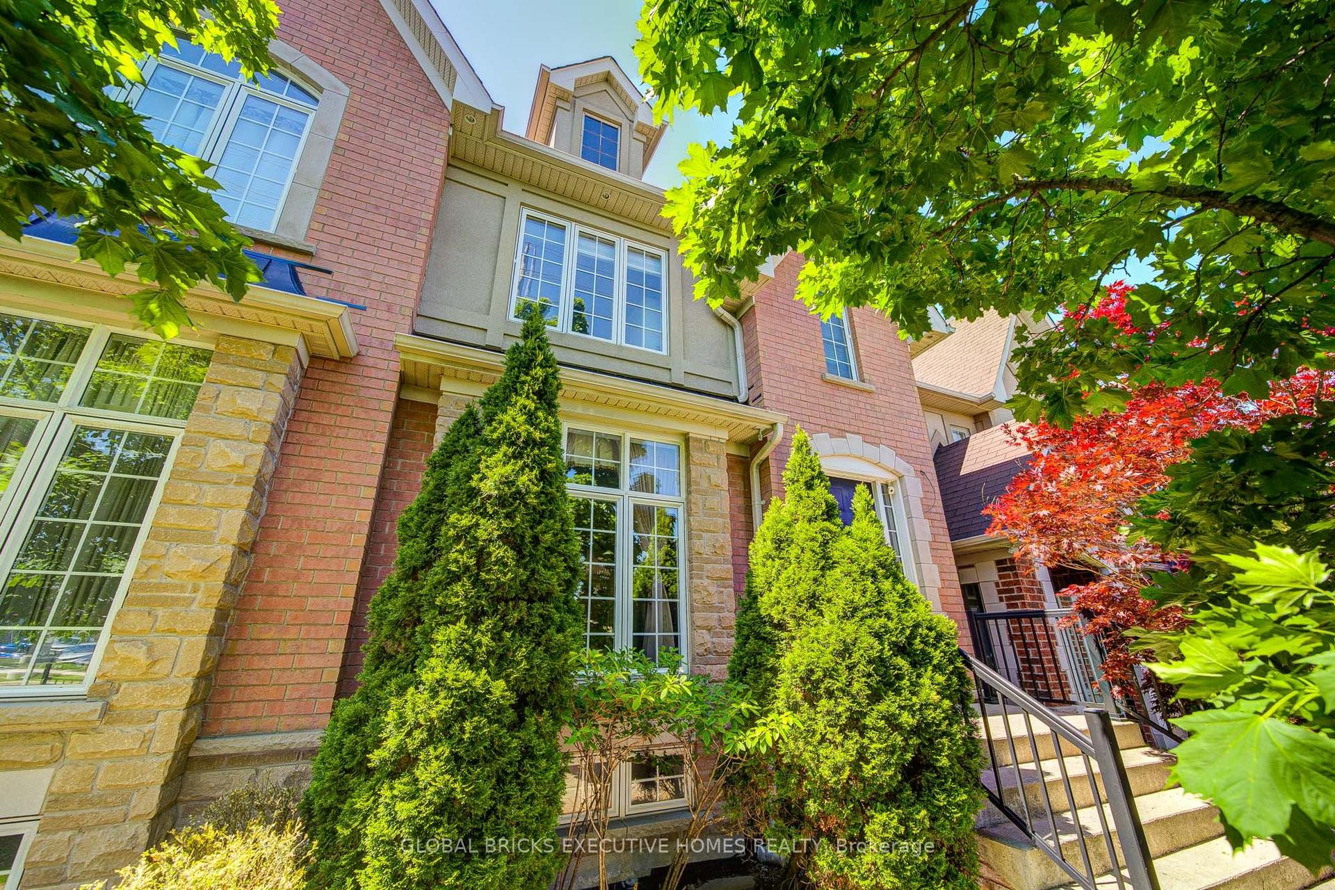 3885 Eglinton Avenue, Mississauga — Townhouse for sale, photo 1