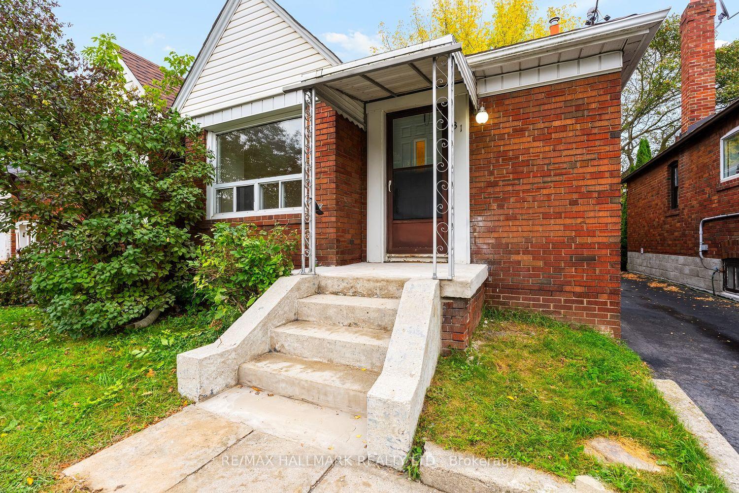 31 Thora Avenue, Toronto — Semi-Detached for sale, photo 1