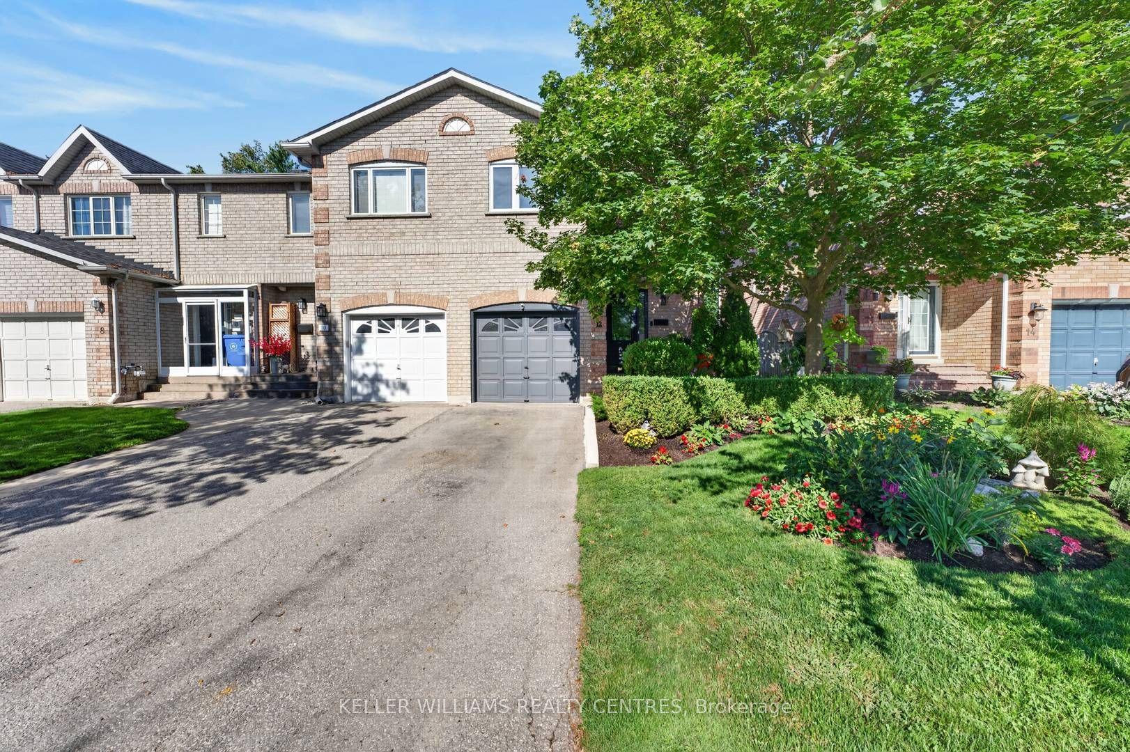 12 Lancaster Court, Georgina — Townhouse for sale, photo 1