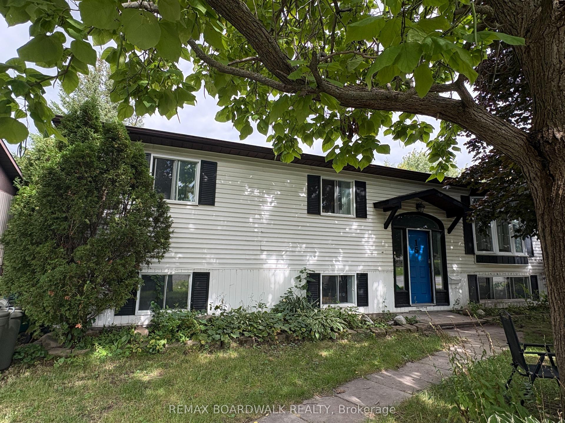 15B Dowdall Crescent, Stittsville - Munster - Richmond — Detached for lease, photo 1