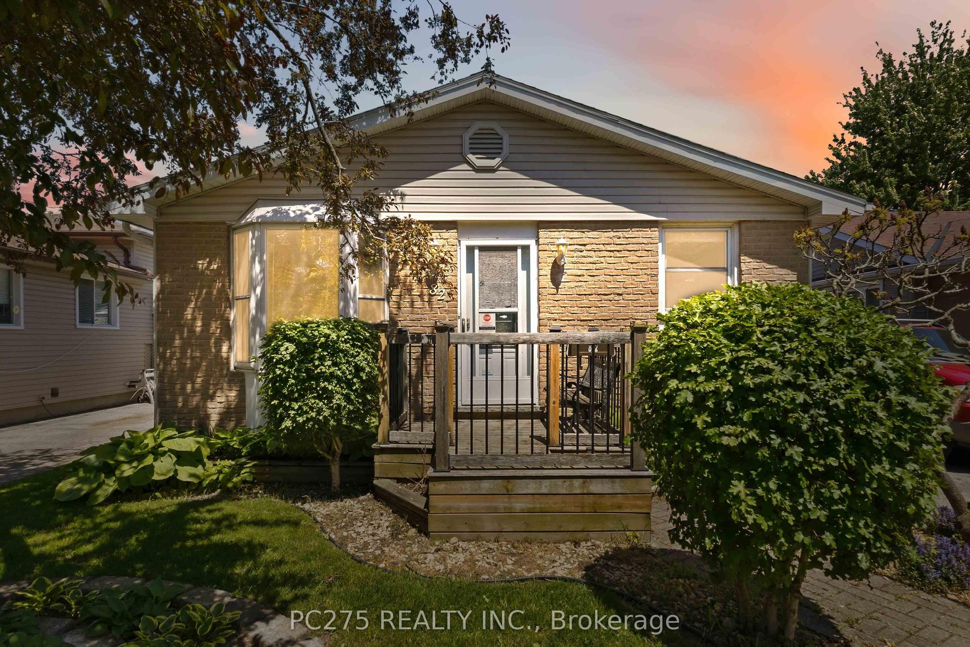 82 Muriel Crescent — photo 1