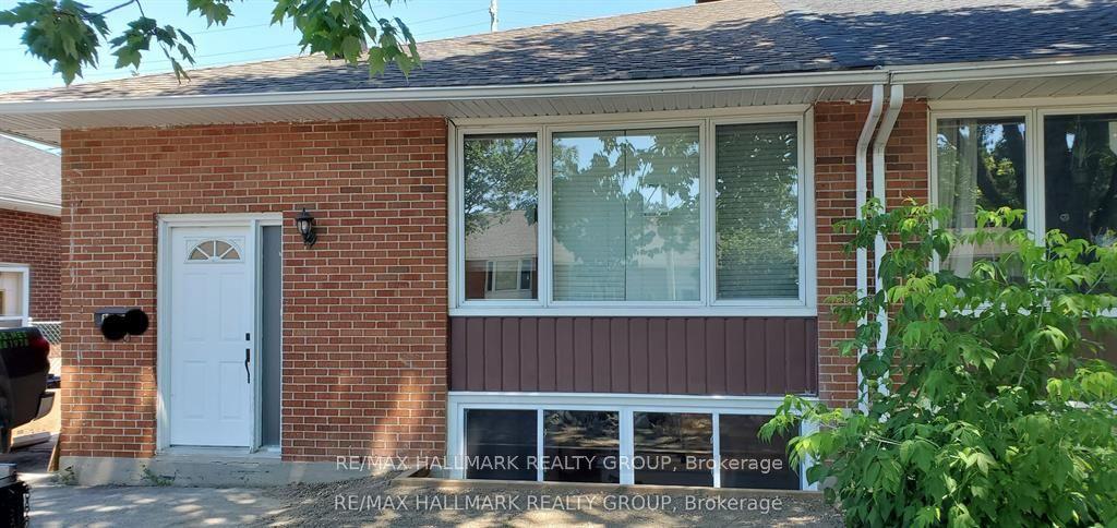 1329 Bloomsbury Crescent — photo 1