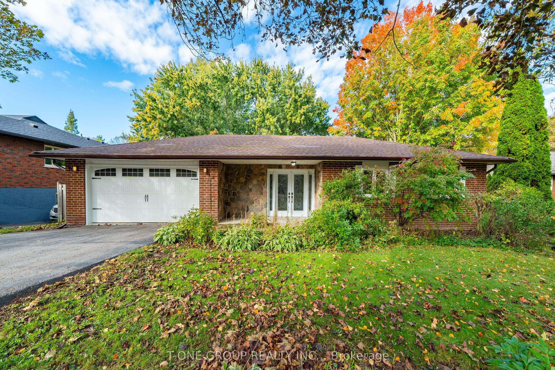 70 Hamilton Drive, Newmarket — Detached for lease, photo 1