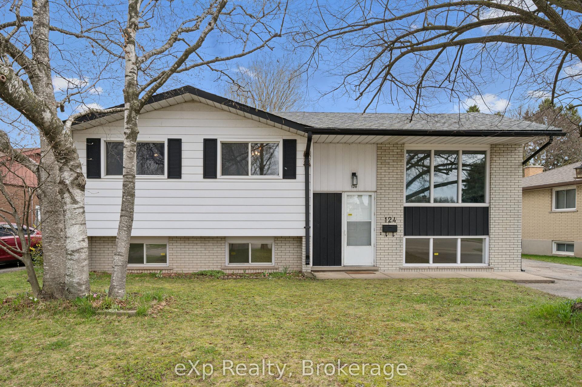 124 Montcalm Drive — photo 1