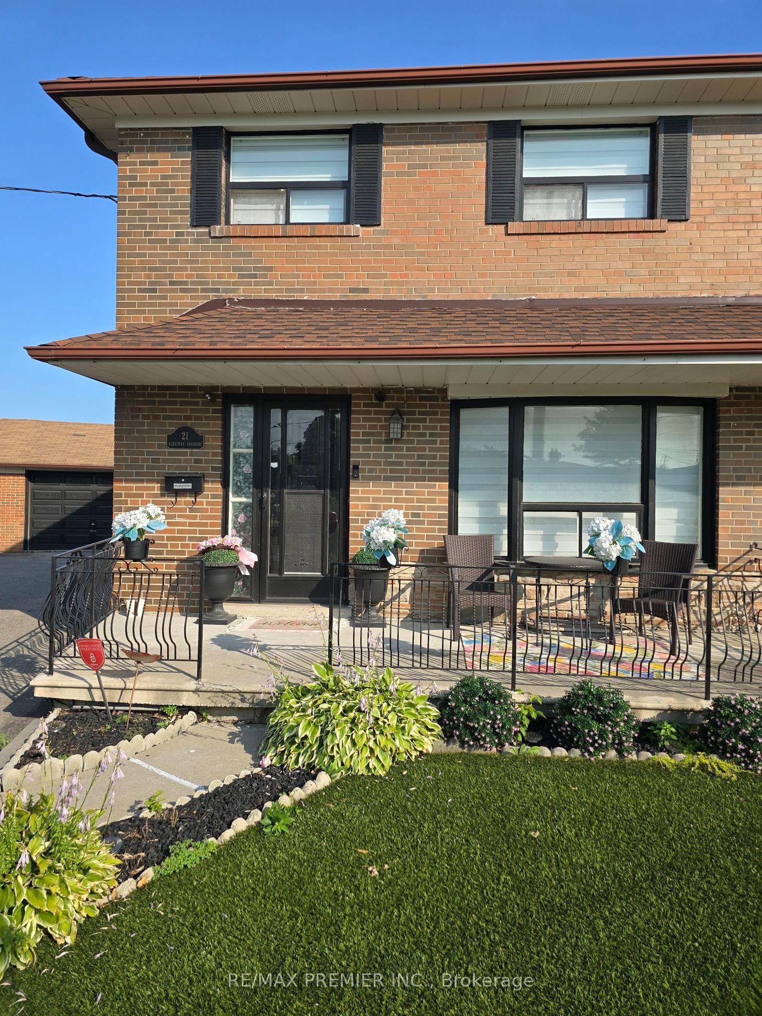 21 Elnathan Crescent Main #Main, Toronto — Semi-Detached for lease, photo 1