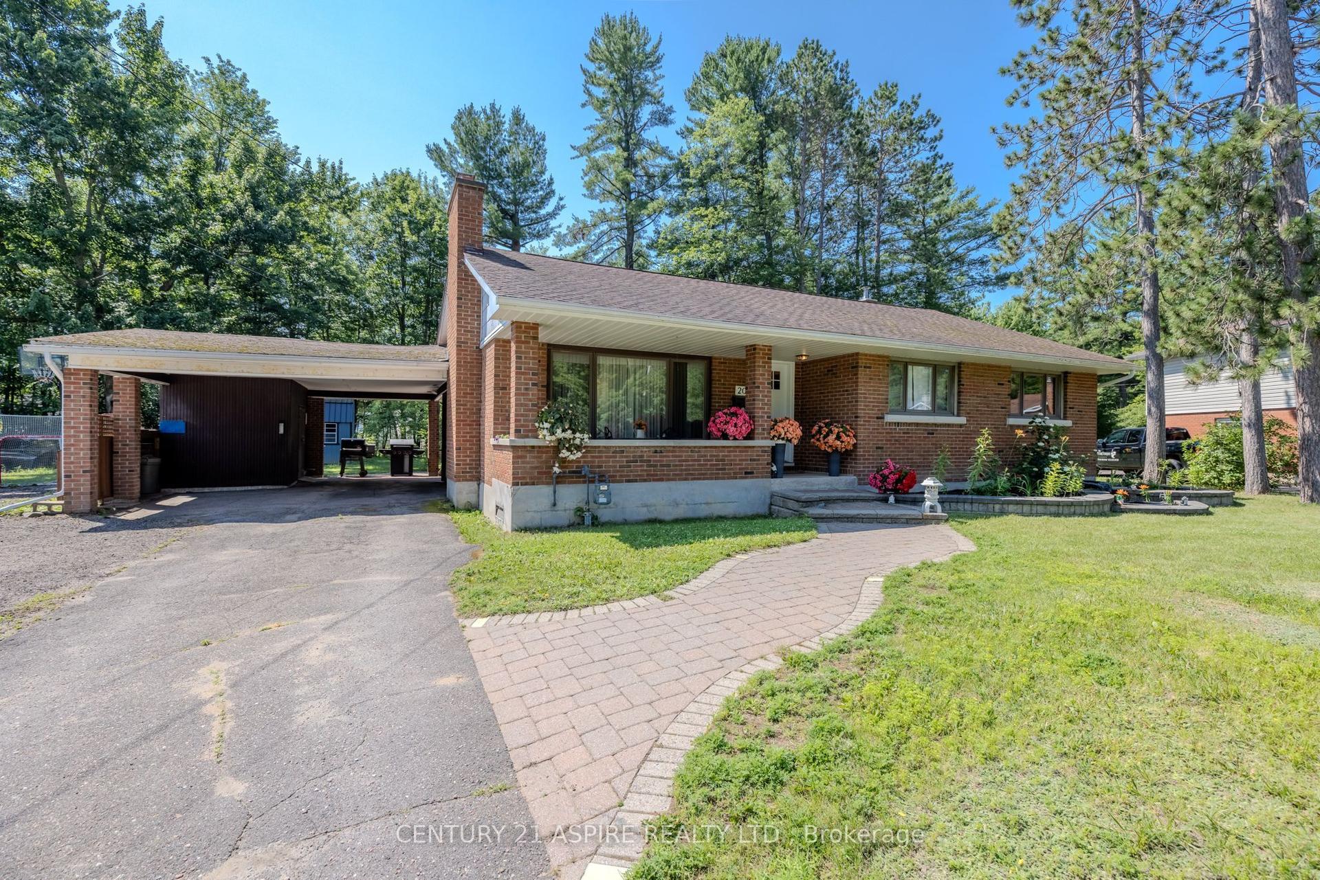 20 Kramer Avenue, Petawawa — Detached for sale, photo 1
