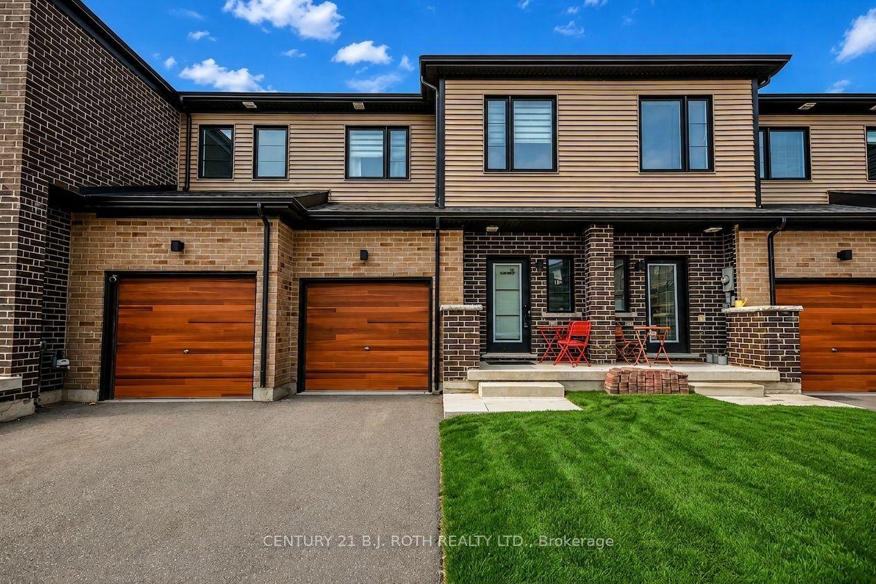 35 Pumpkin Corner Crescent, Barrie — Townhouse for sale, photo 1