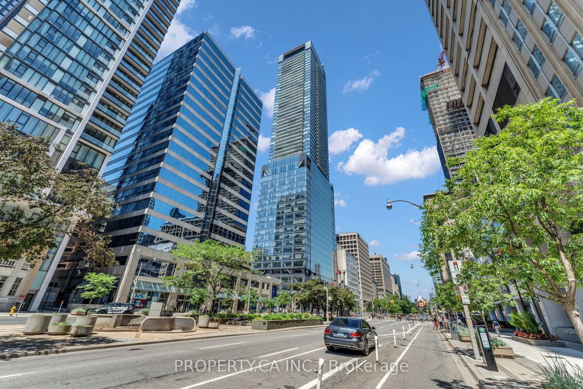 488 University Avenue 3002 #3002, Toronto — Condo for sale, photo 1