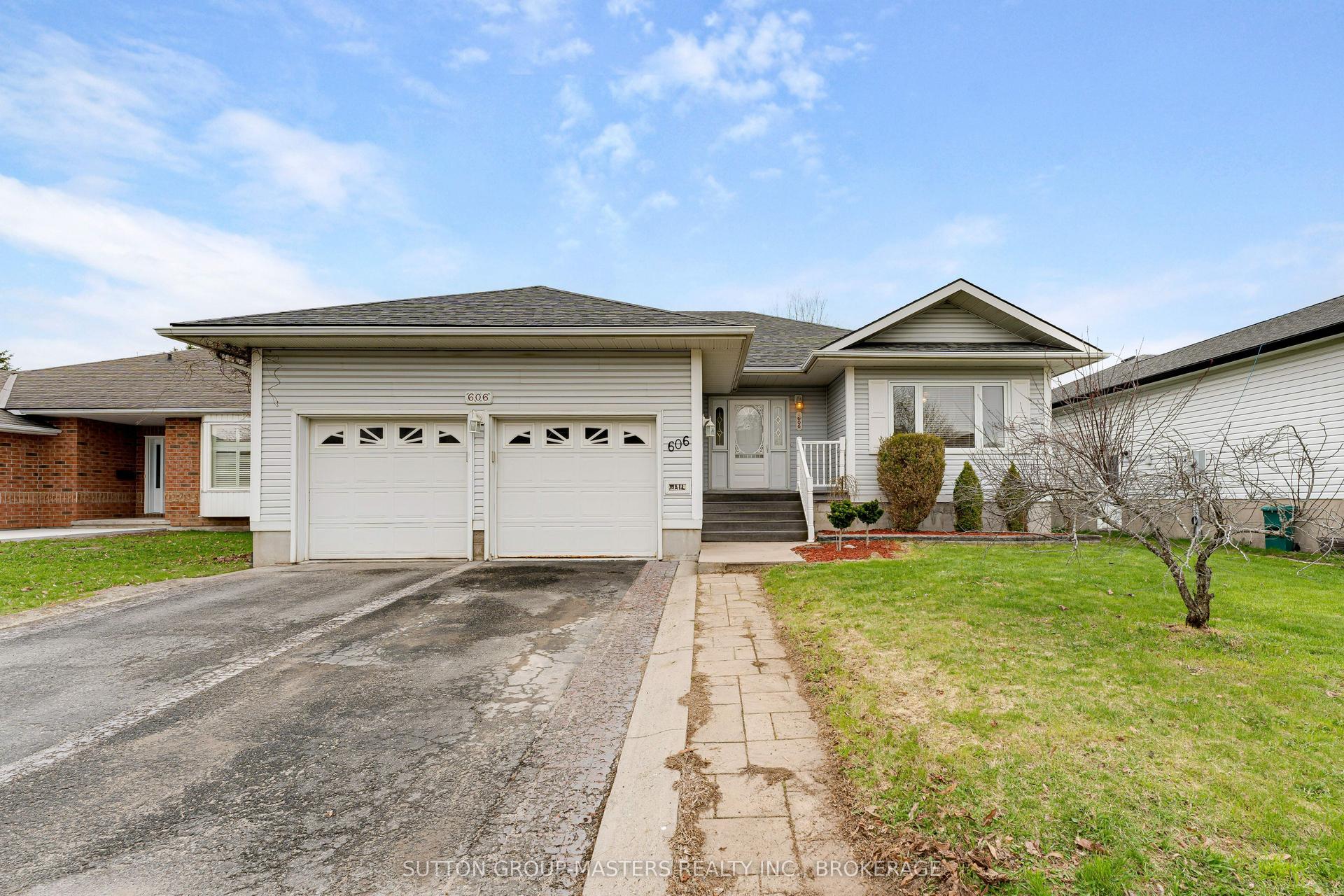 606 Arbour Crescent — photo 1