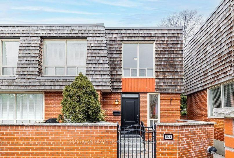 4- 75 Upper Canada Drive Main #Main, Toronto — Condo Town for lease, photo 1