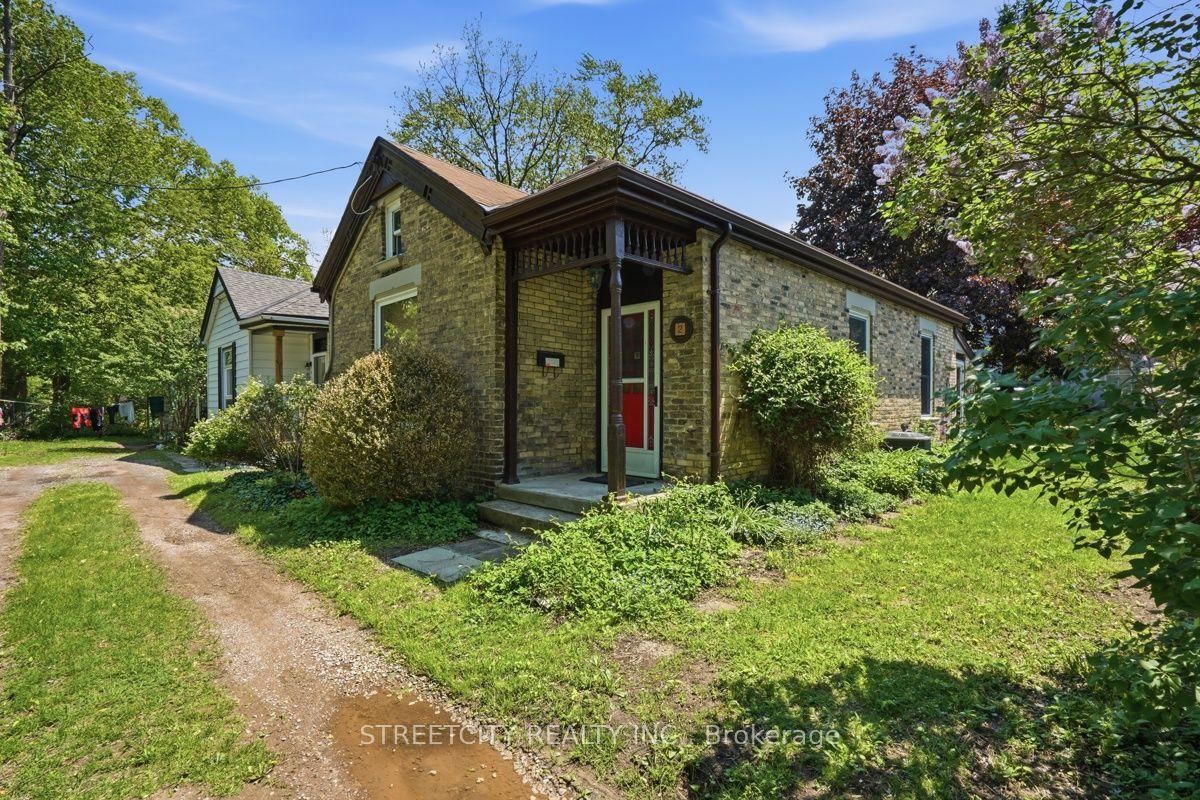 2 Shirley Street — photo 1