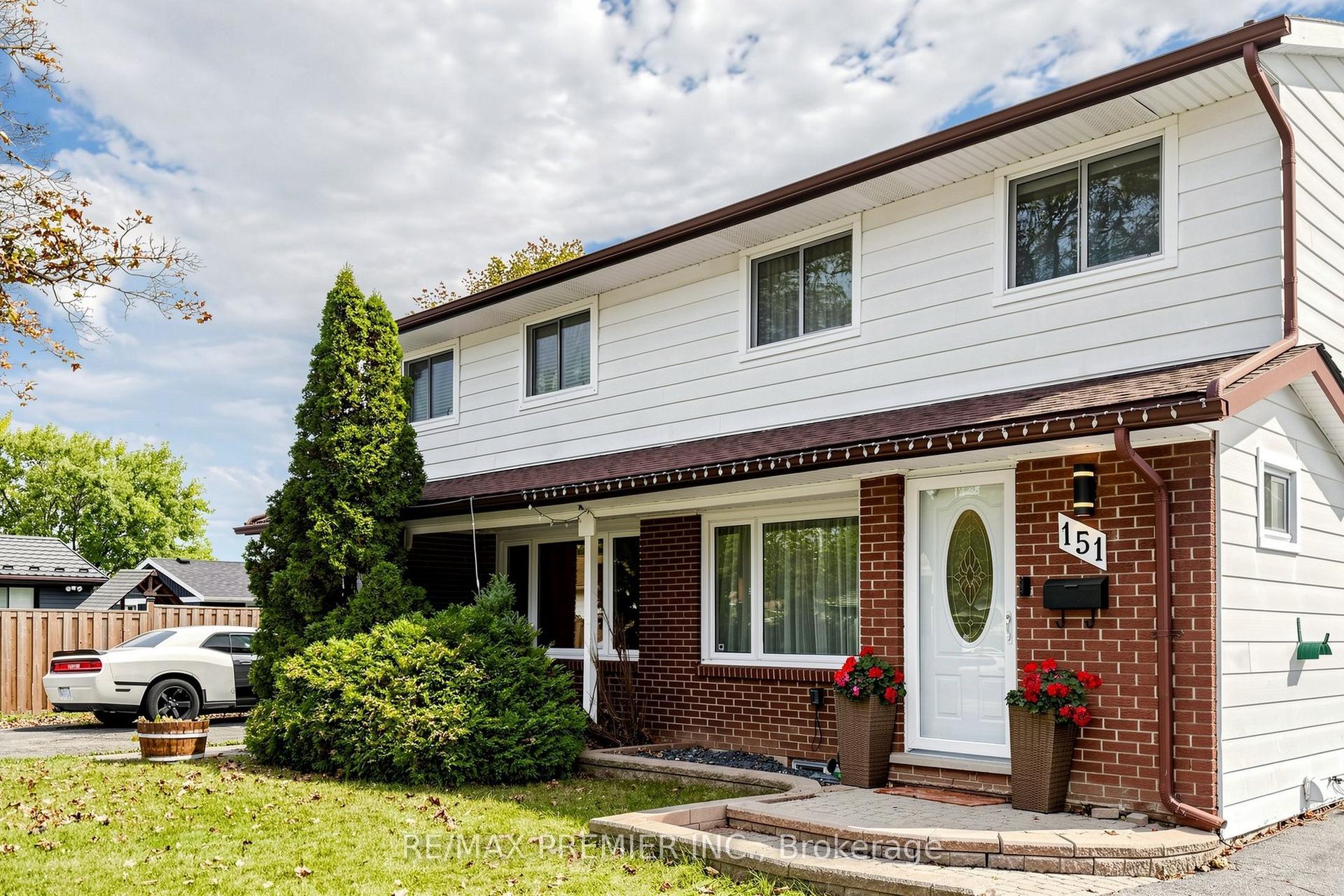 151 Moxley Court, Hamilton — Semi-Detached for sale, photo 1