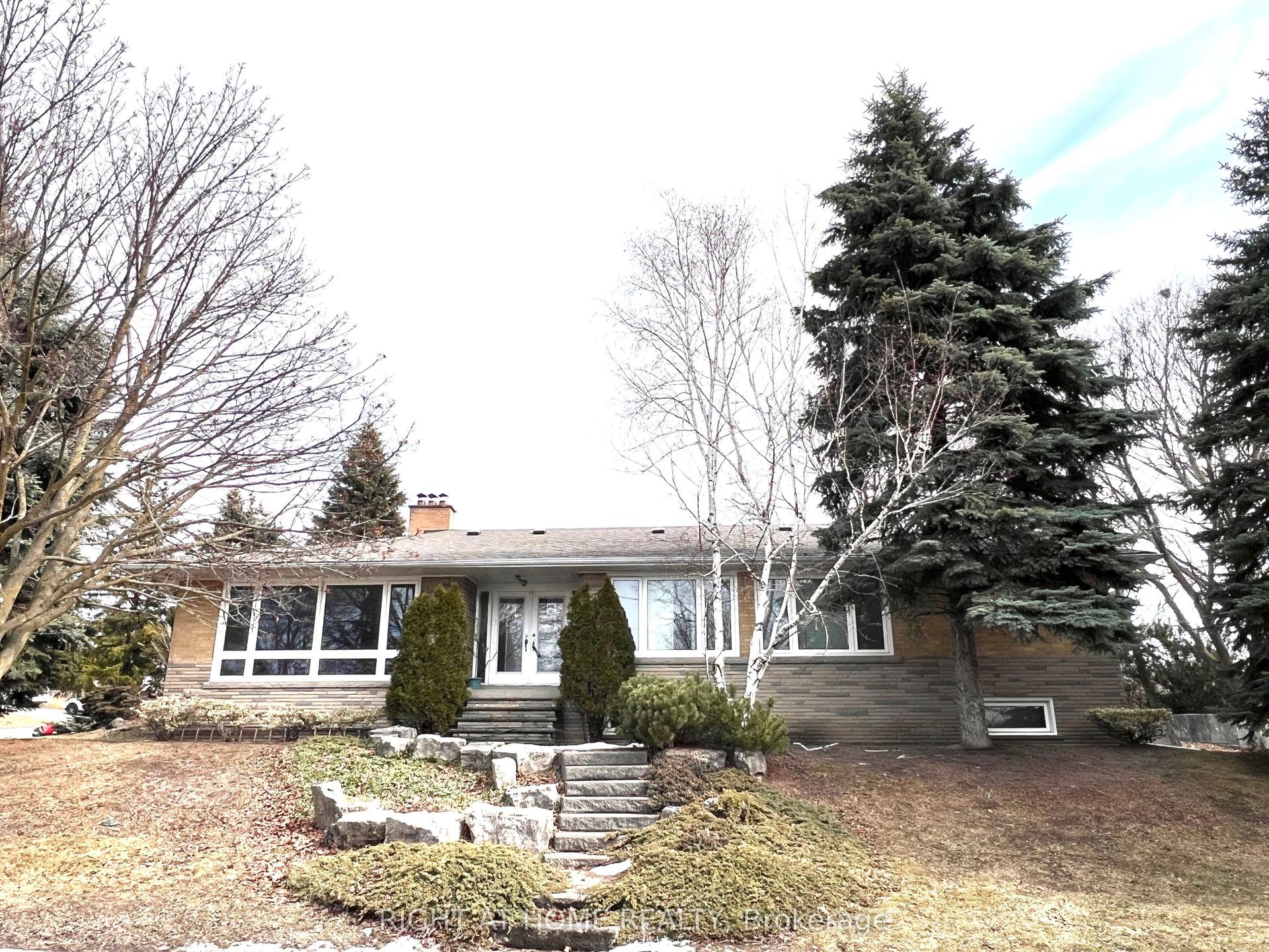 77 Riverside Boulevard — photo 1