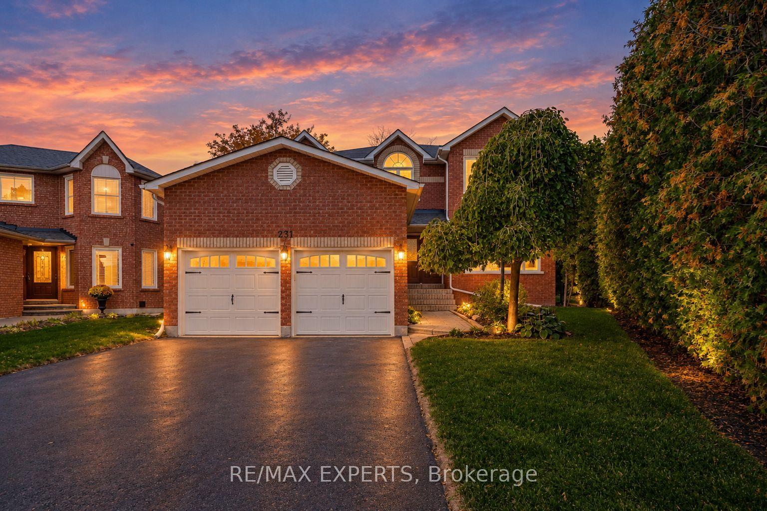 231 Mossbrook Square, Pickering — Detached for sale, photo 1