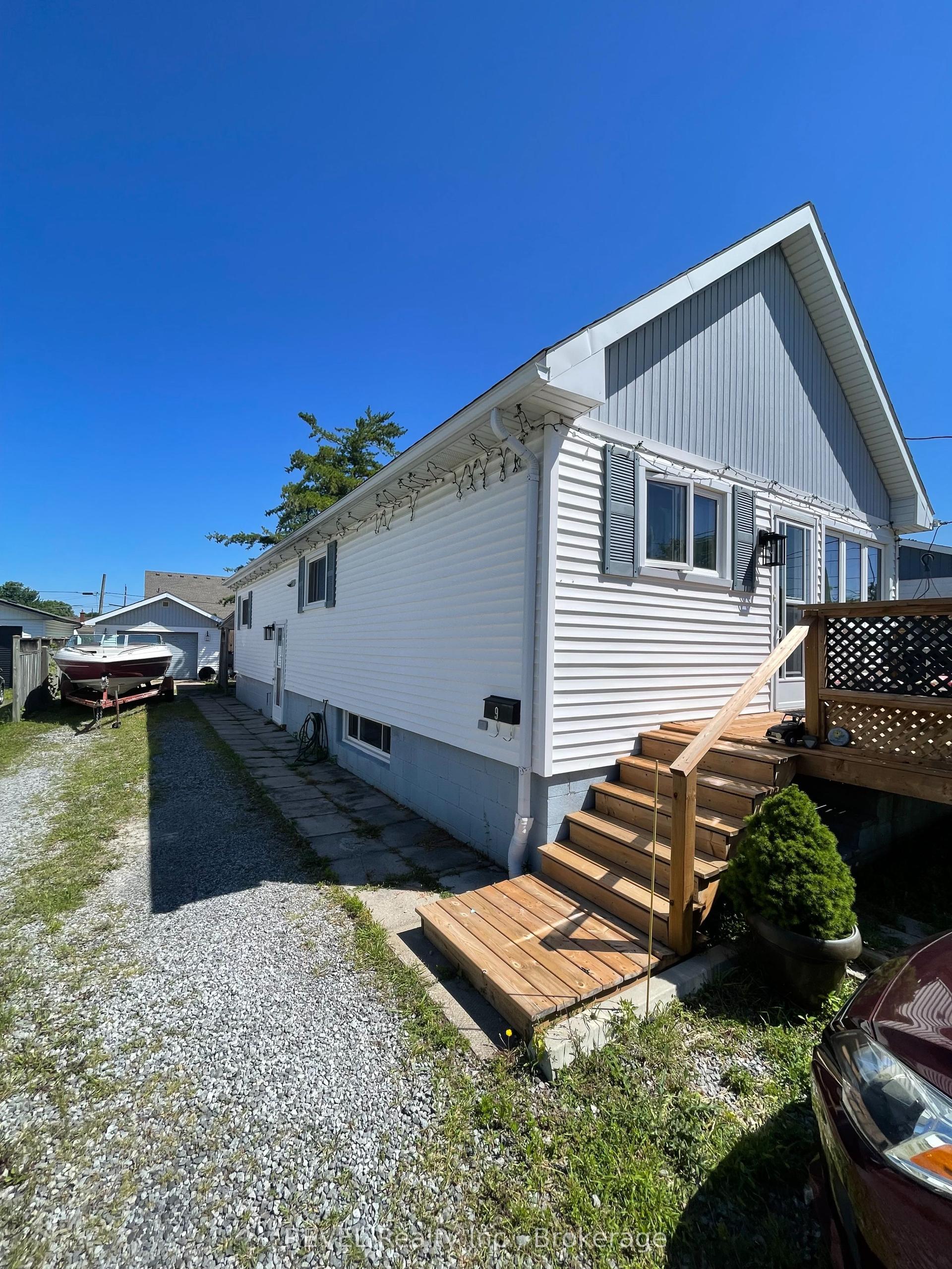 9 Cambridge Avenue, St. Catharines — Detached for sale, photo 1