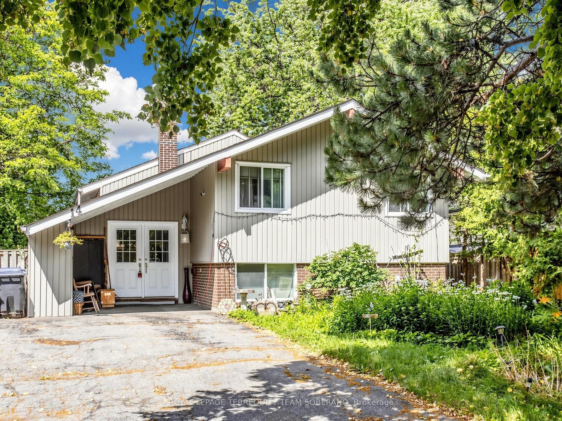 14 Rosswood Crescent, Toronto — Detached for sale, photo 1