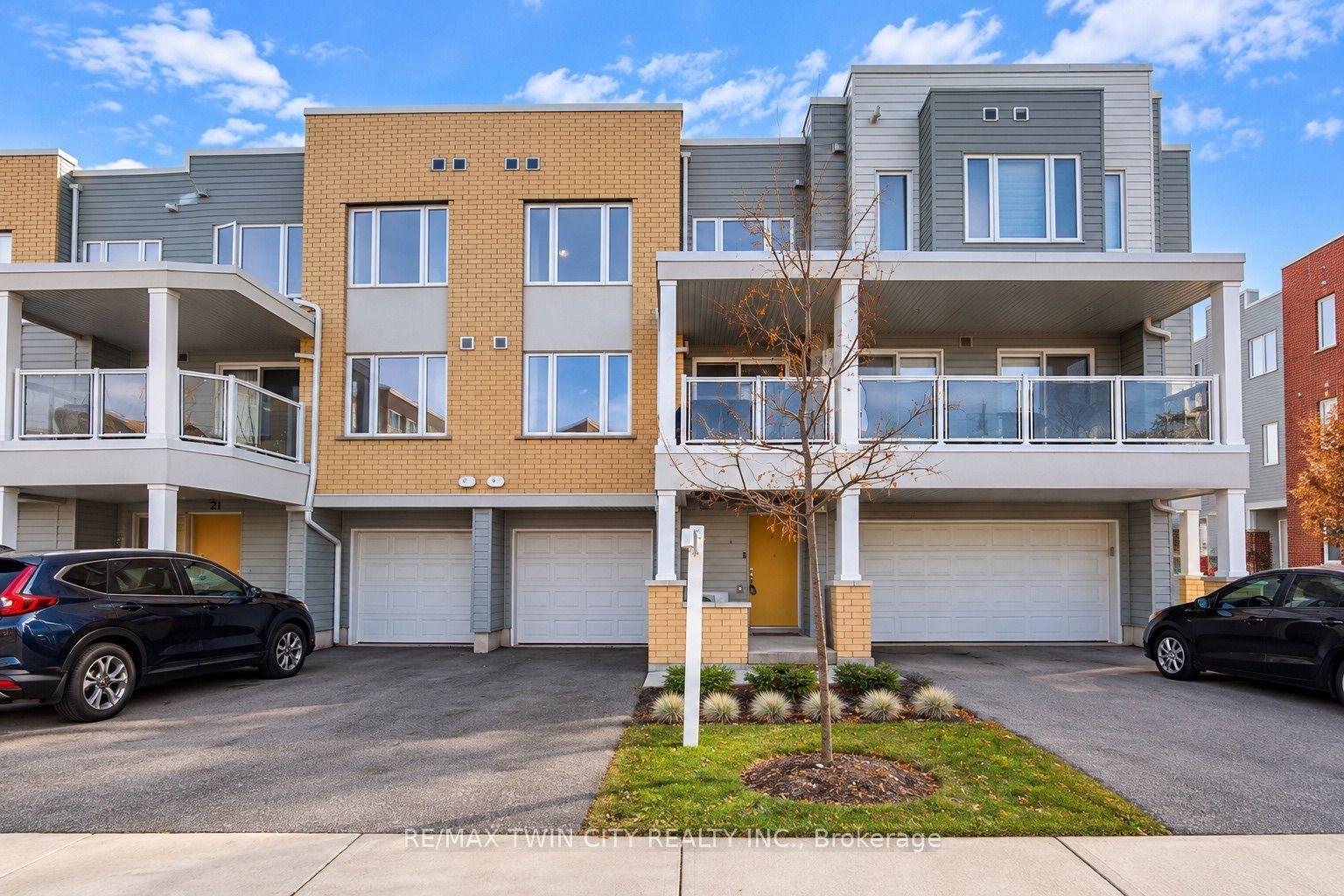 23 Valencia Avenue, Kitchener — Condo Town for sale, photo 1