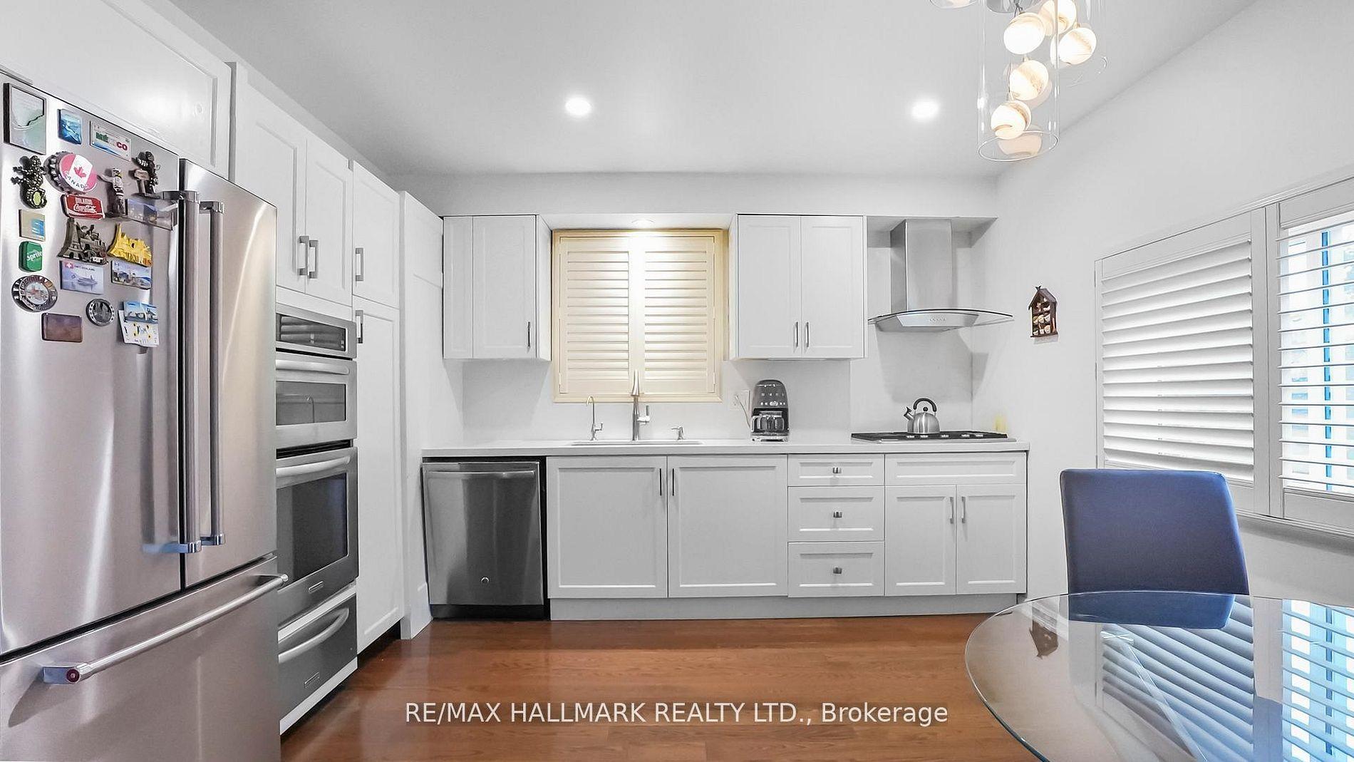 22 Avondale Crescent — photo 1