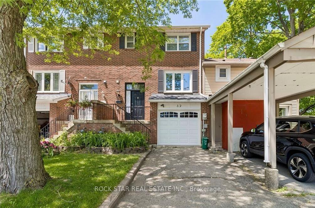 32 Lansing Square, Brampton — Townhouse for sale, photo 1