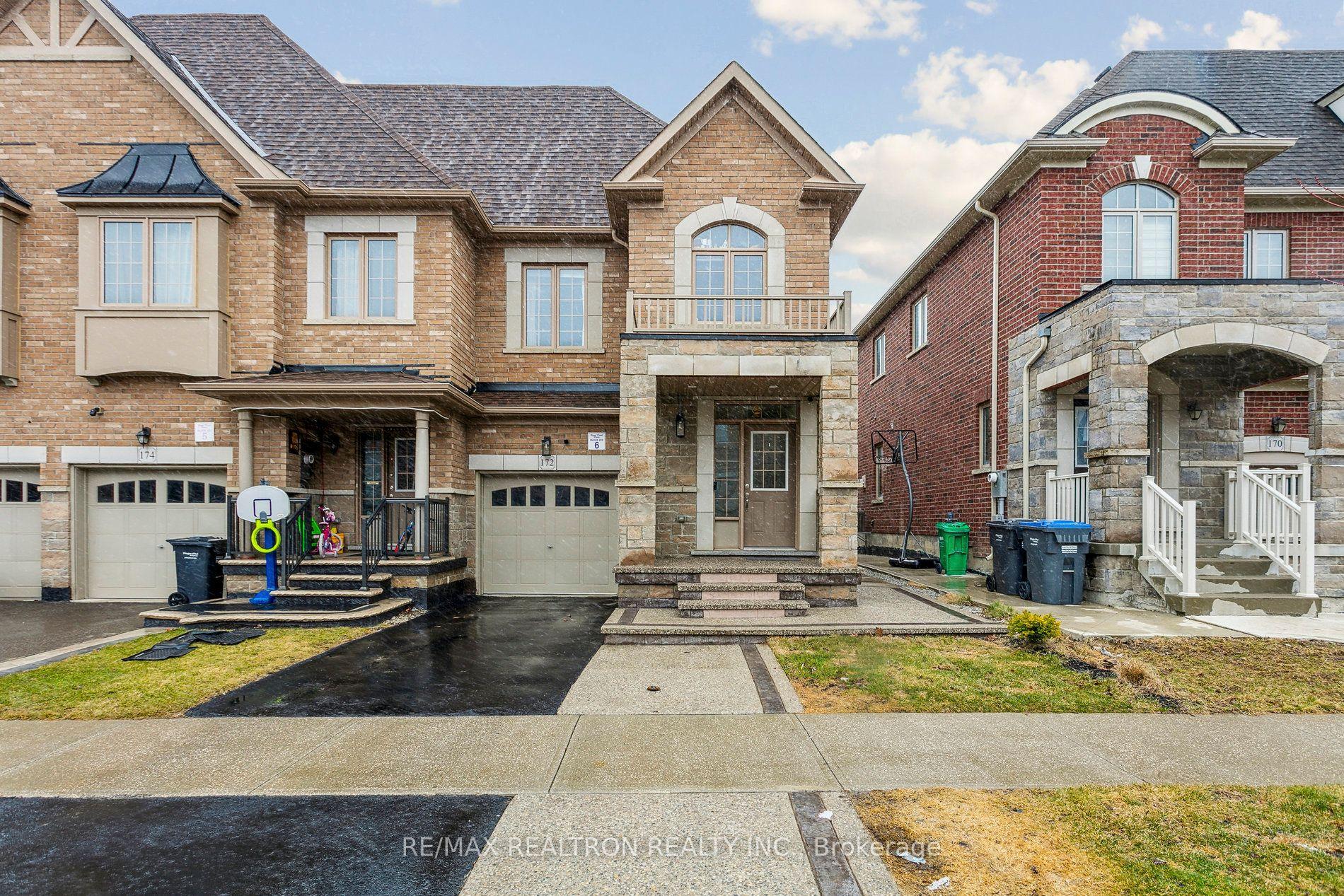 172 Agava Street Main #Main, Brampton — Townhouse for lease, photo 1