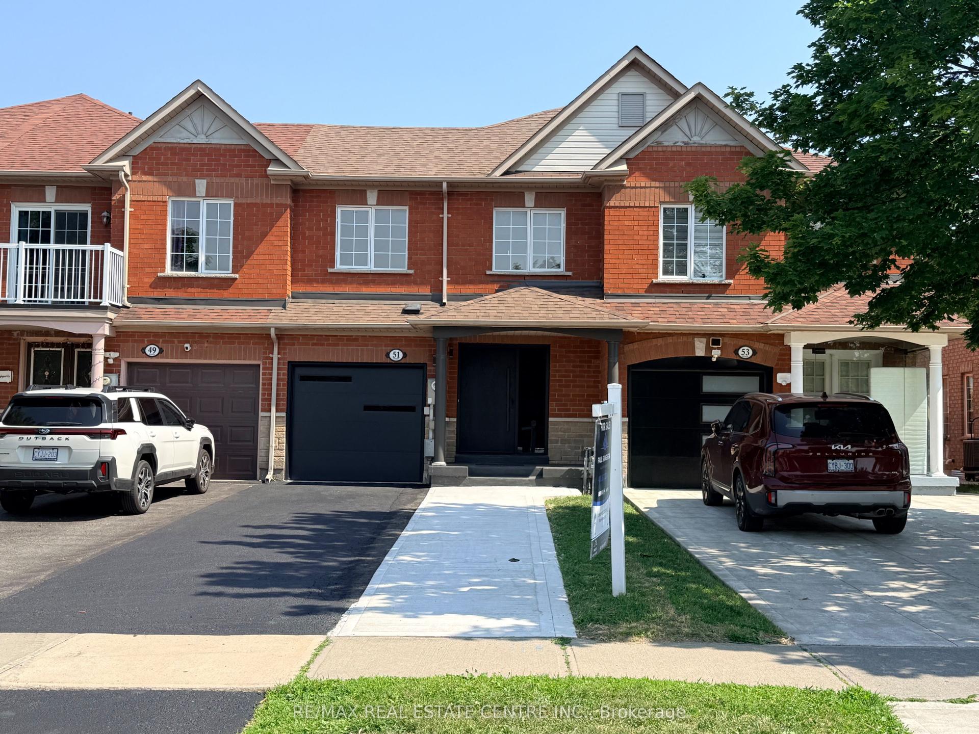 51 Checkerberry Crescent, Brampton — Townhouse for sale, photo 1