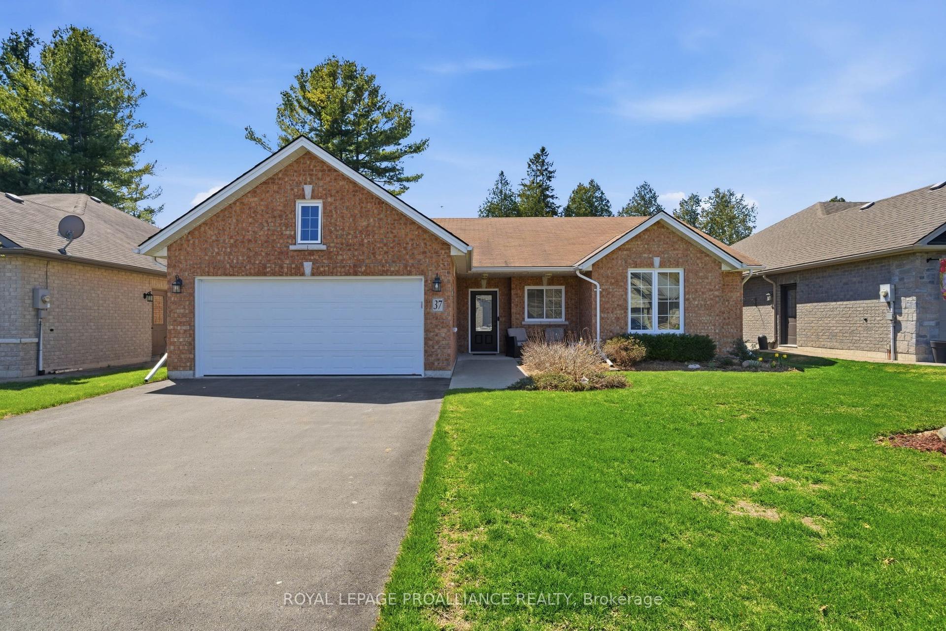 37 Forest Drive — photo 1