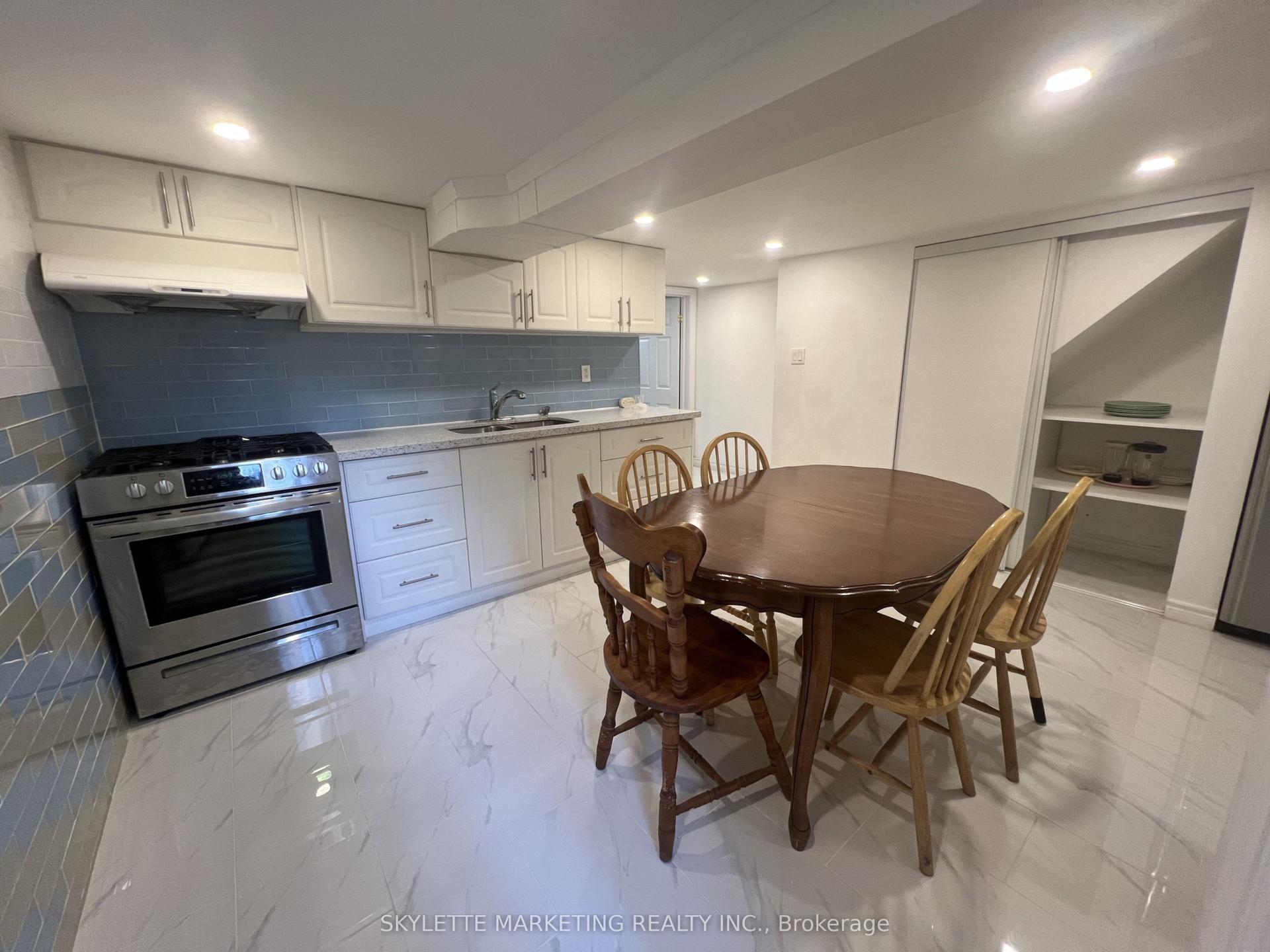 548 Dufferin Street Bsmt #Bsmt — photo 1