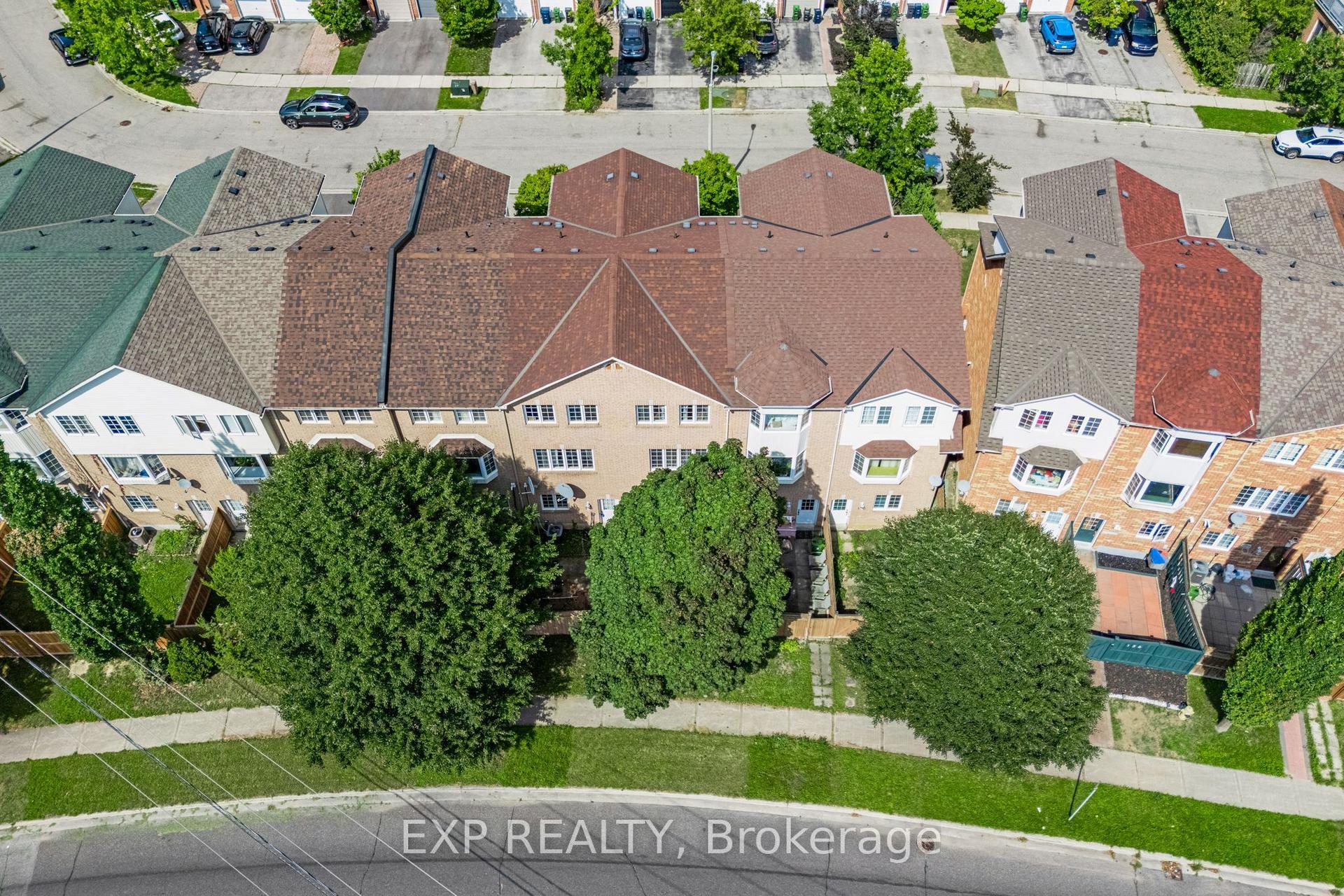 144 Bartley Drive, Toronto — Townhouse for sale, photo 1