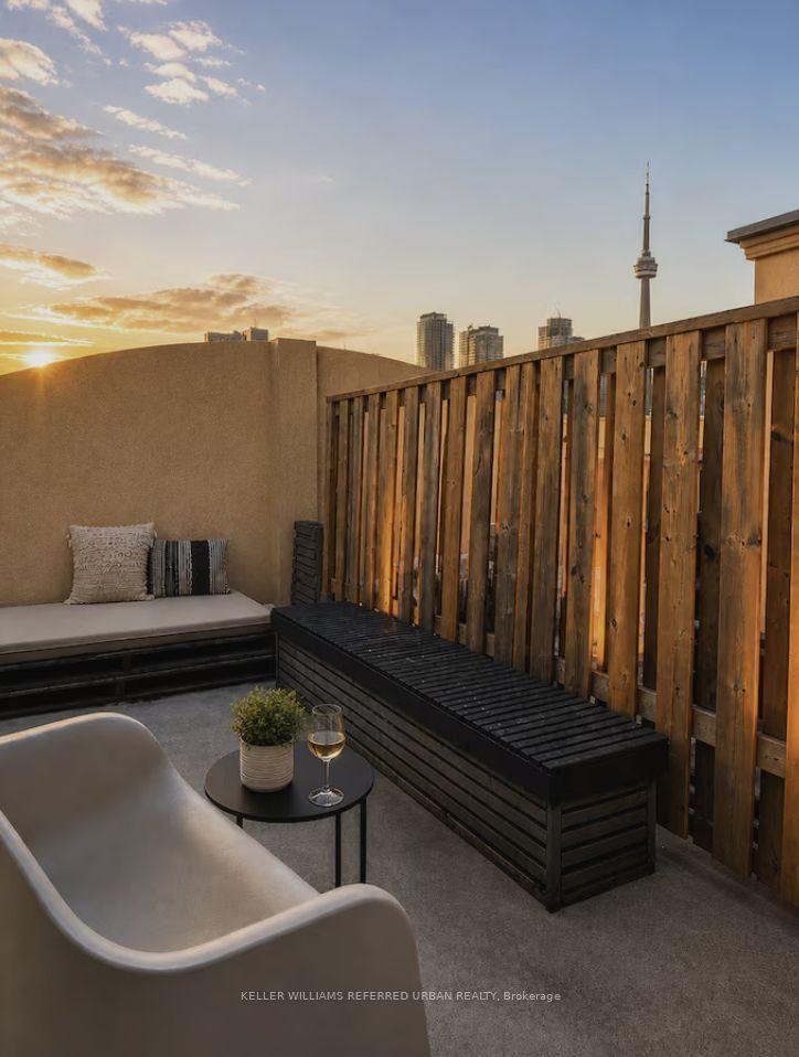 68 Carr Street 16 #16, Toronto — Condo Town for lease, photo 1