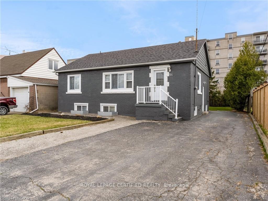 54 Duncombe Drive — photo 1