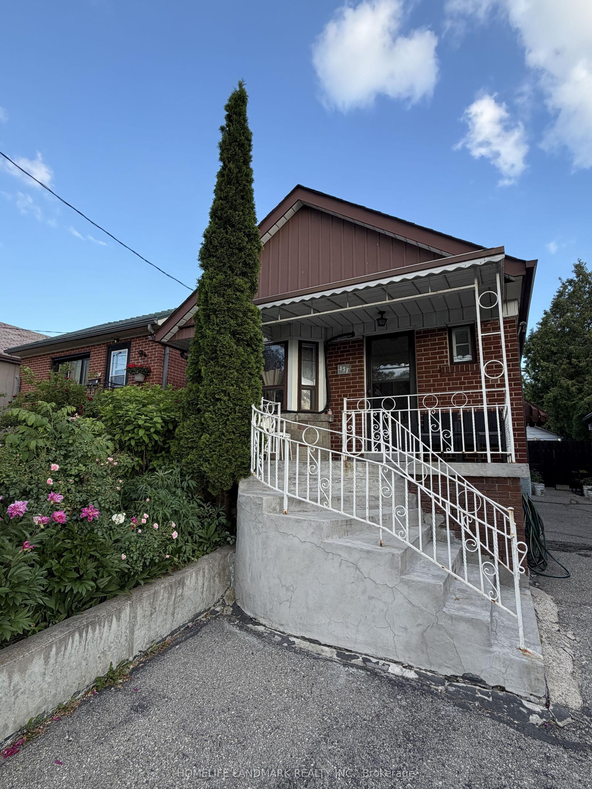 131 Cameron Avenue, Toronto — Detached for lease, photo 1