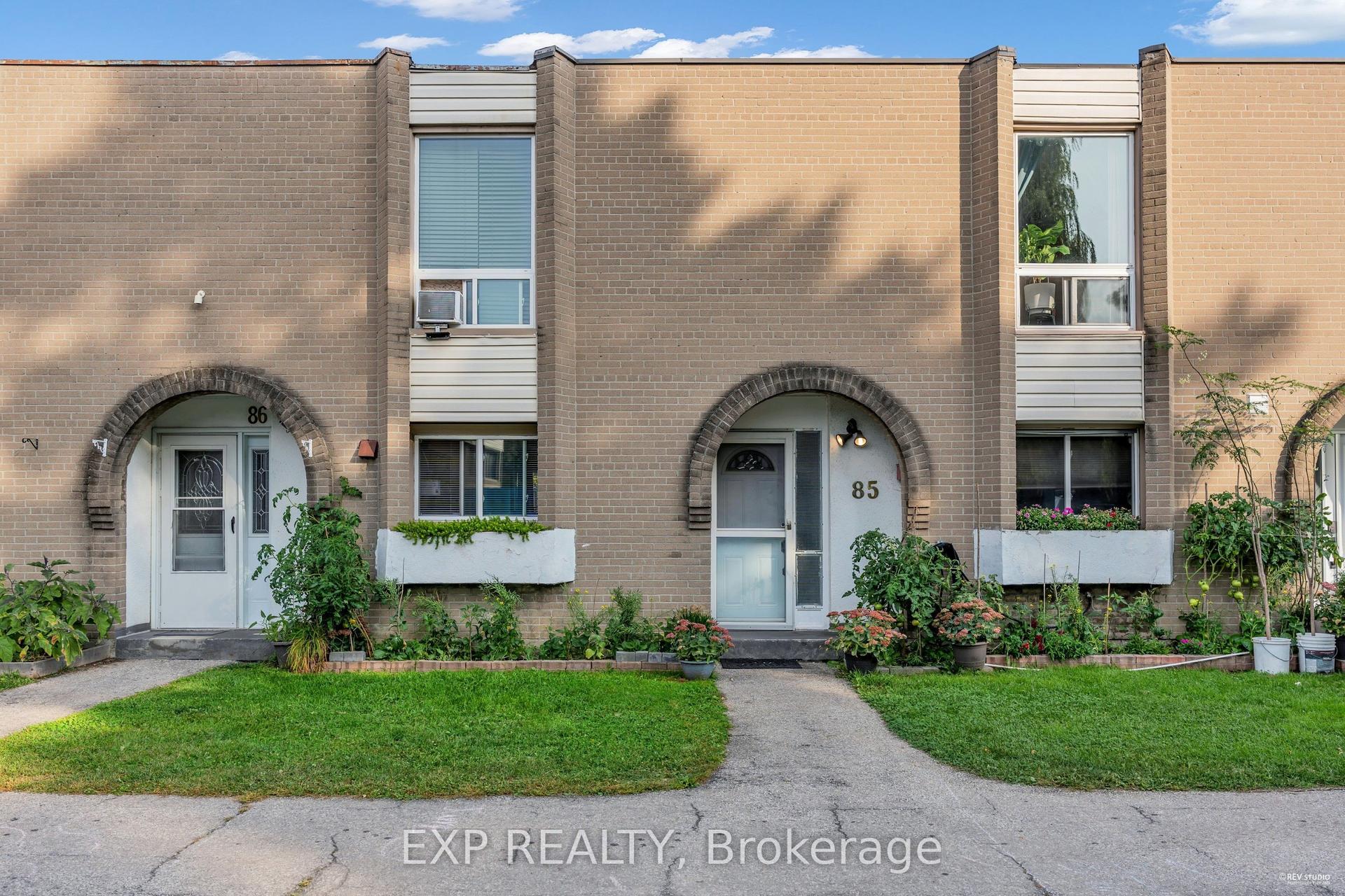 19 London Green Court 85 #85, Toronto — Condo Town for sale, photo 1