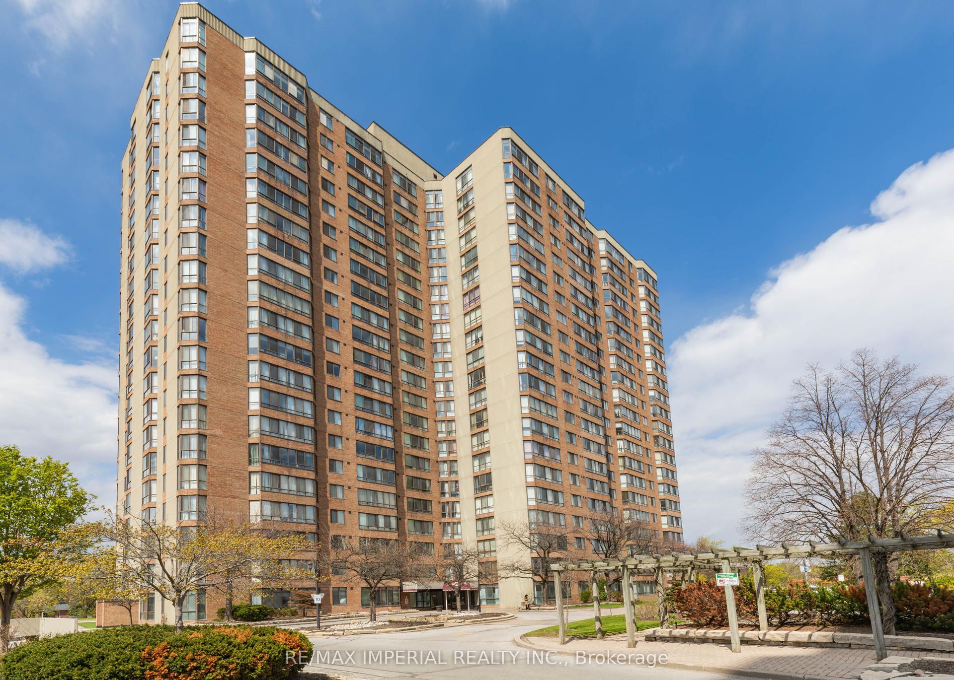 25 Bamburgh Circle 2136 #2136 — photo 1
