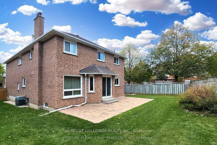 83 Berwick ( basement ) Crescent — photo 1