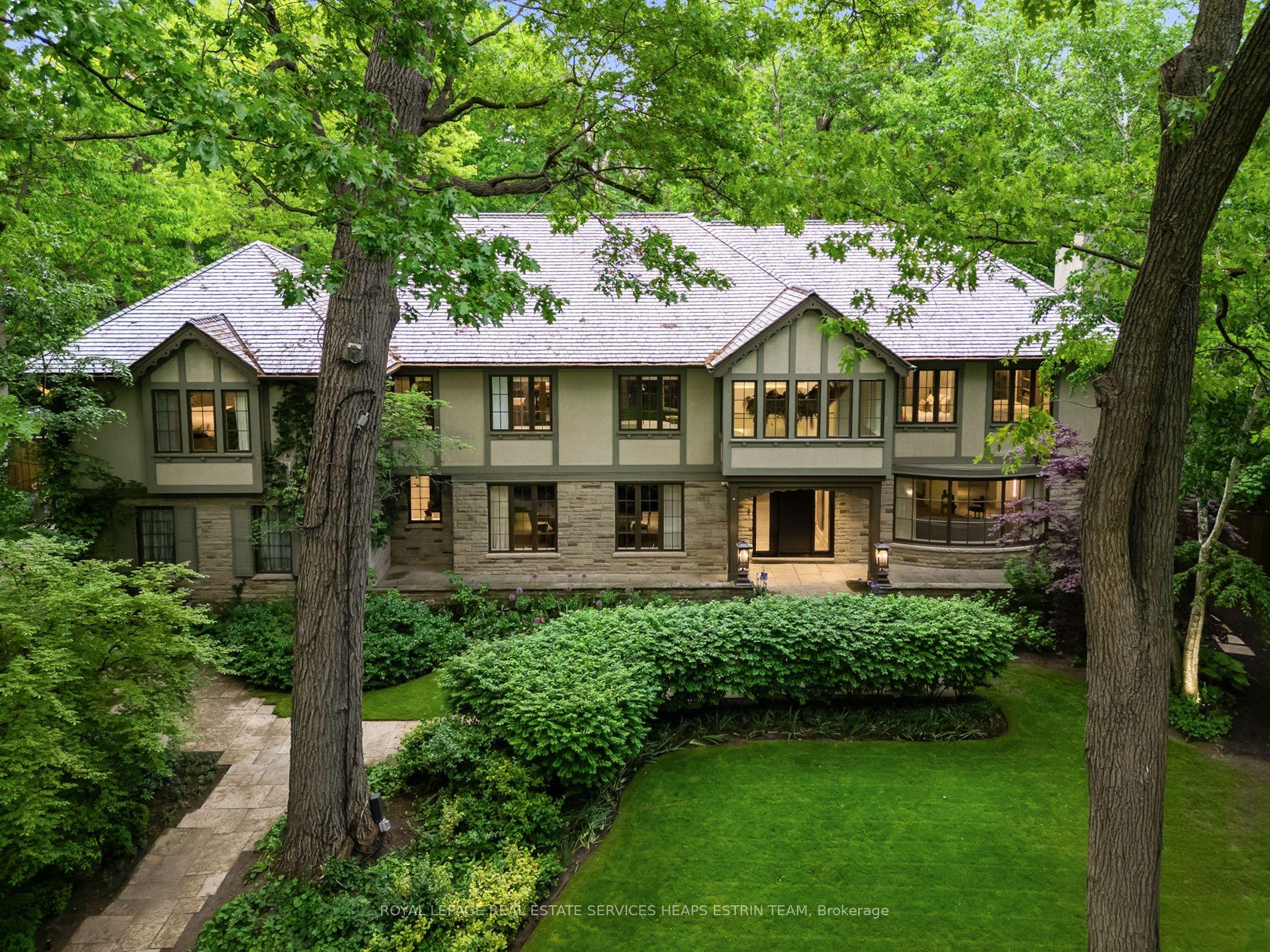 25 North Drive, Toronto — Detached for sale, photo 1