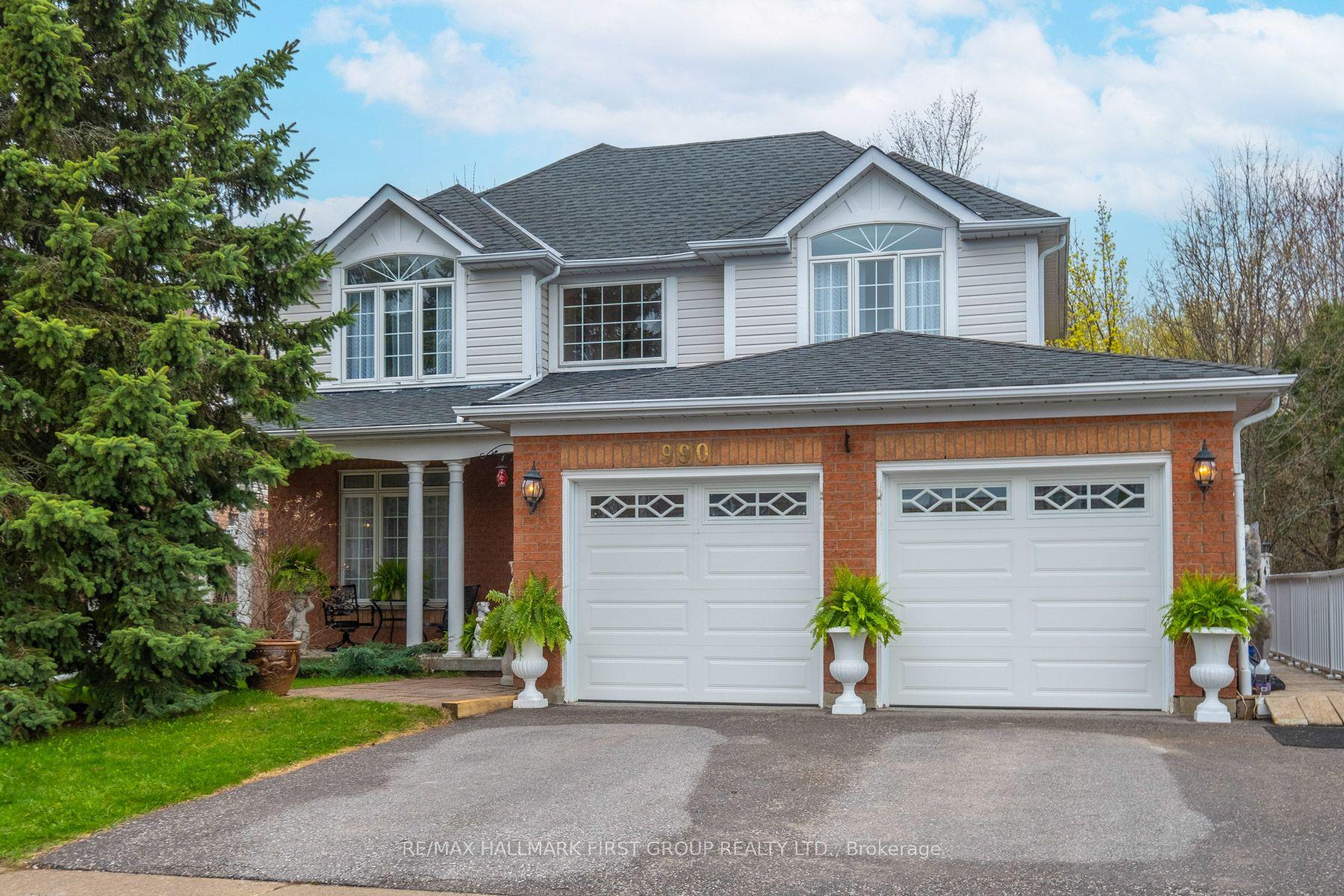 990 Glenbourne Drive — photo 1