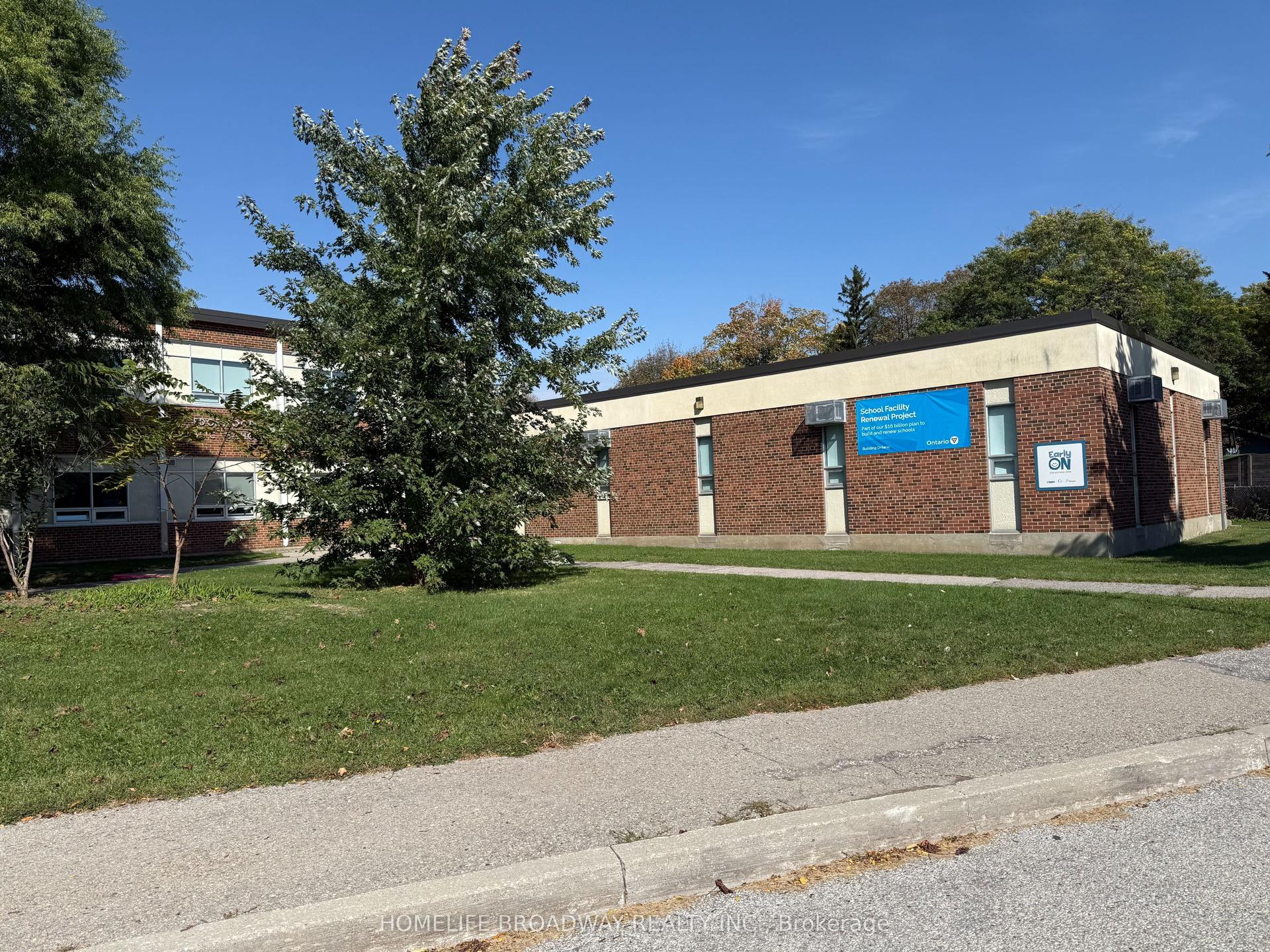 212 Birkdale Road, Toronto — Detached for sale, photo 1