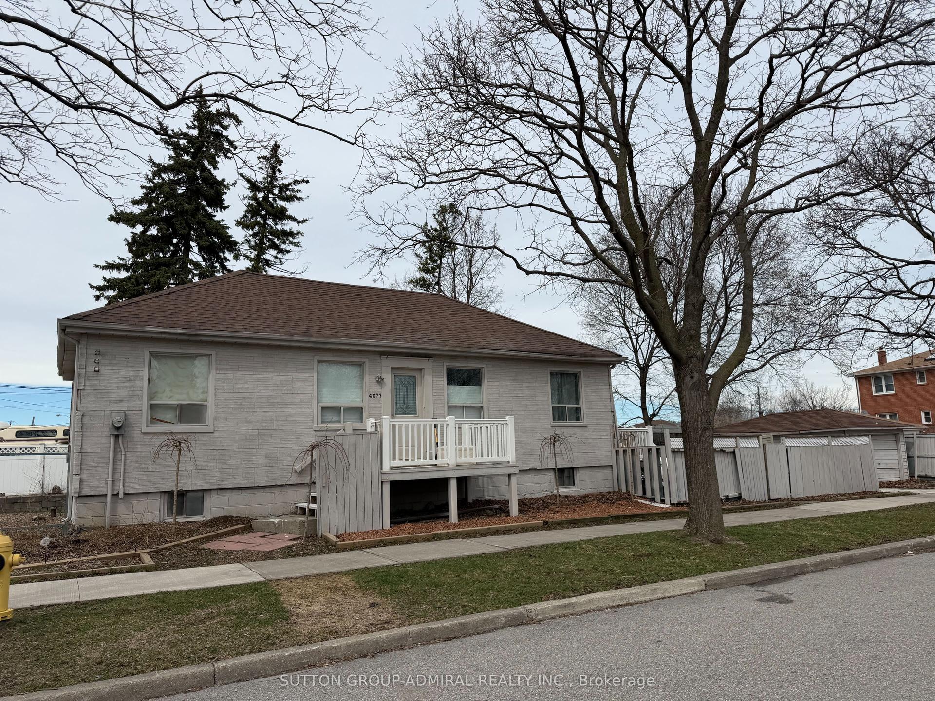 4077 Dufferin Street — photo 1