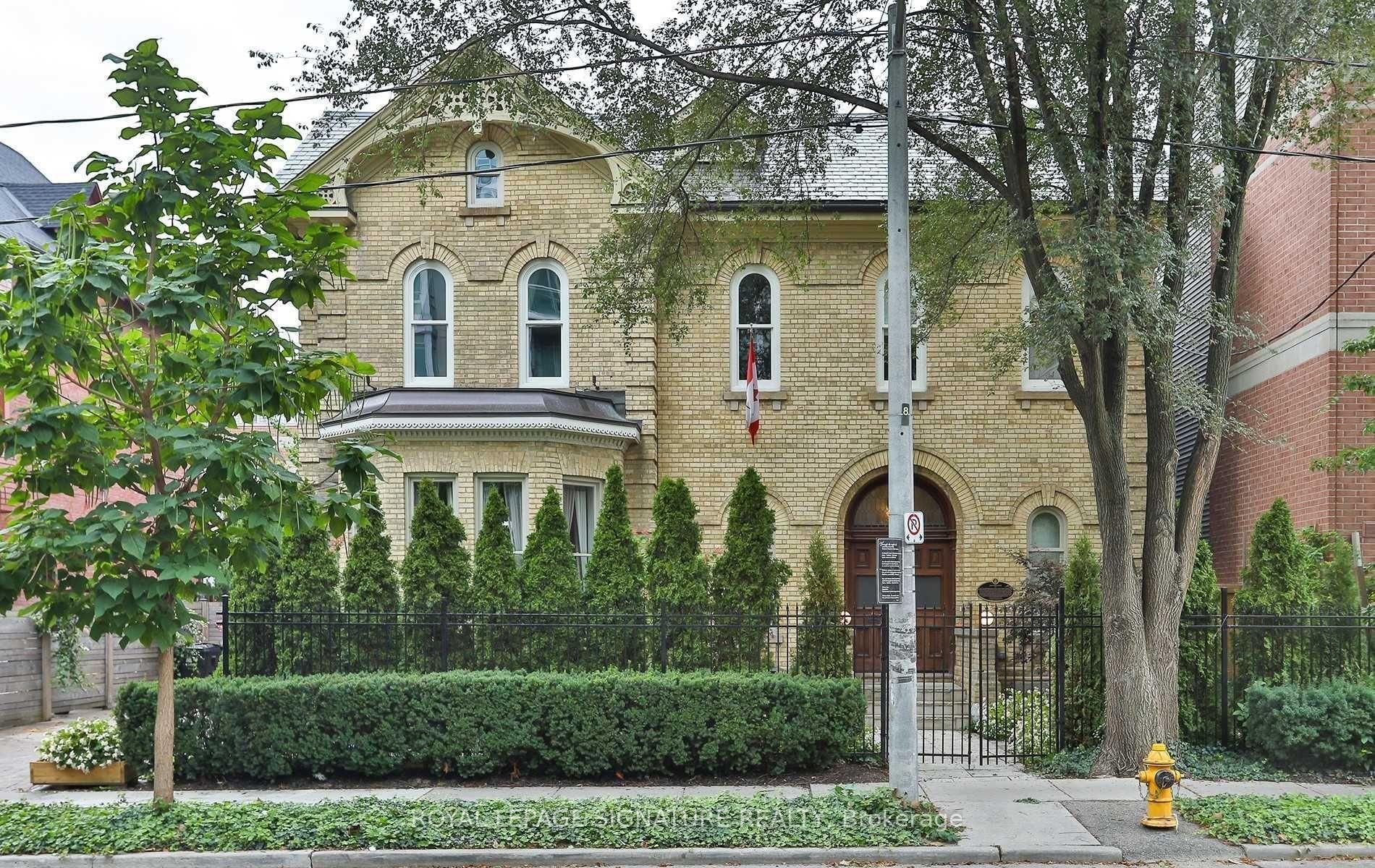 4 Wellesley Place — photo 1
