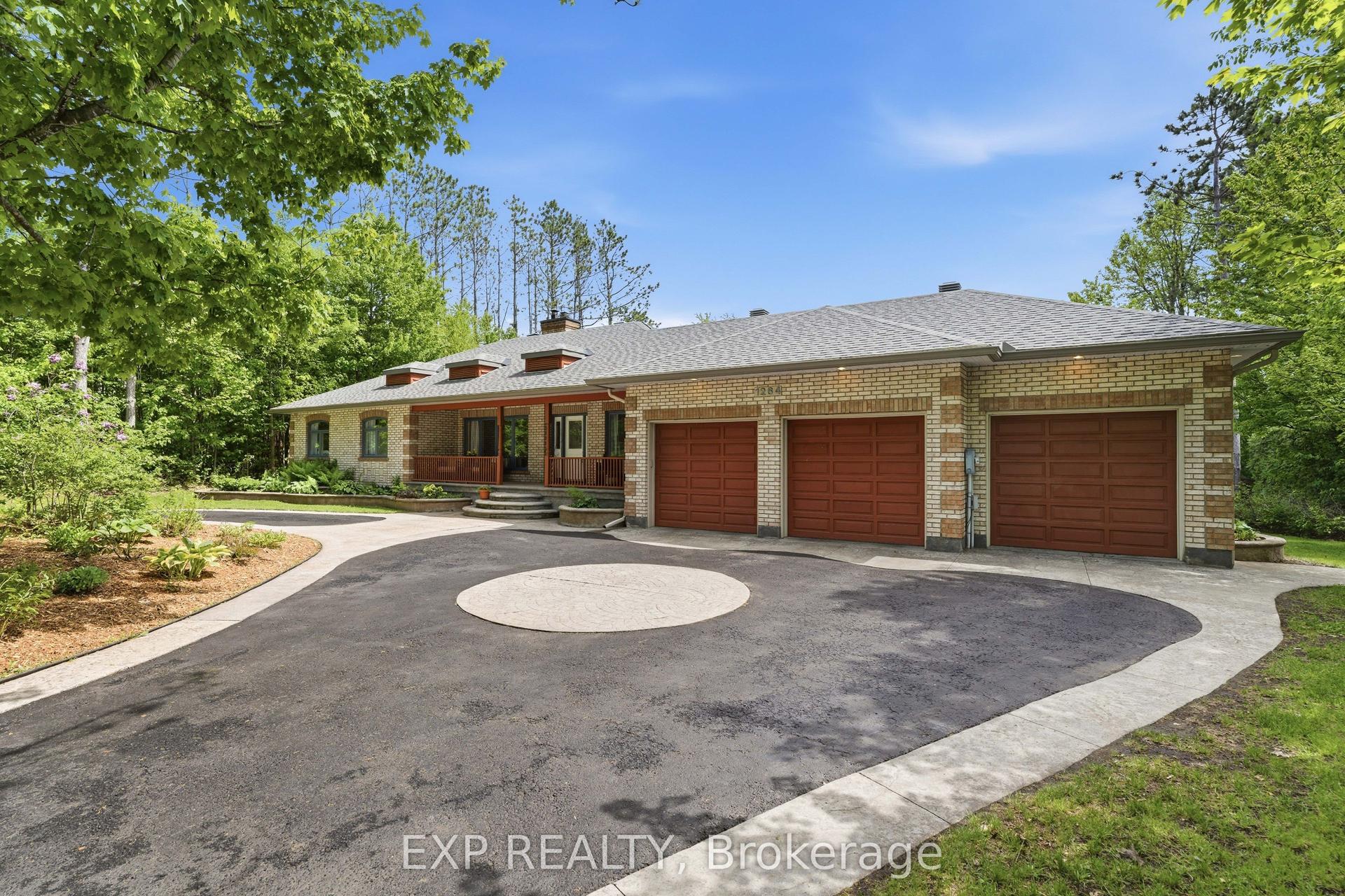 1264 Barnwell Crescent — photo 1