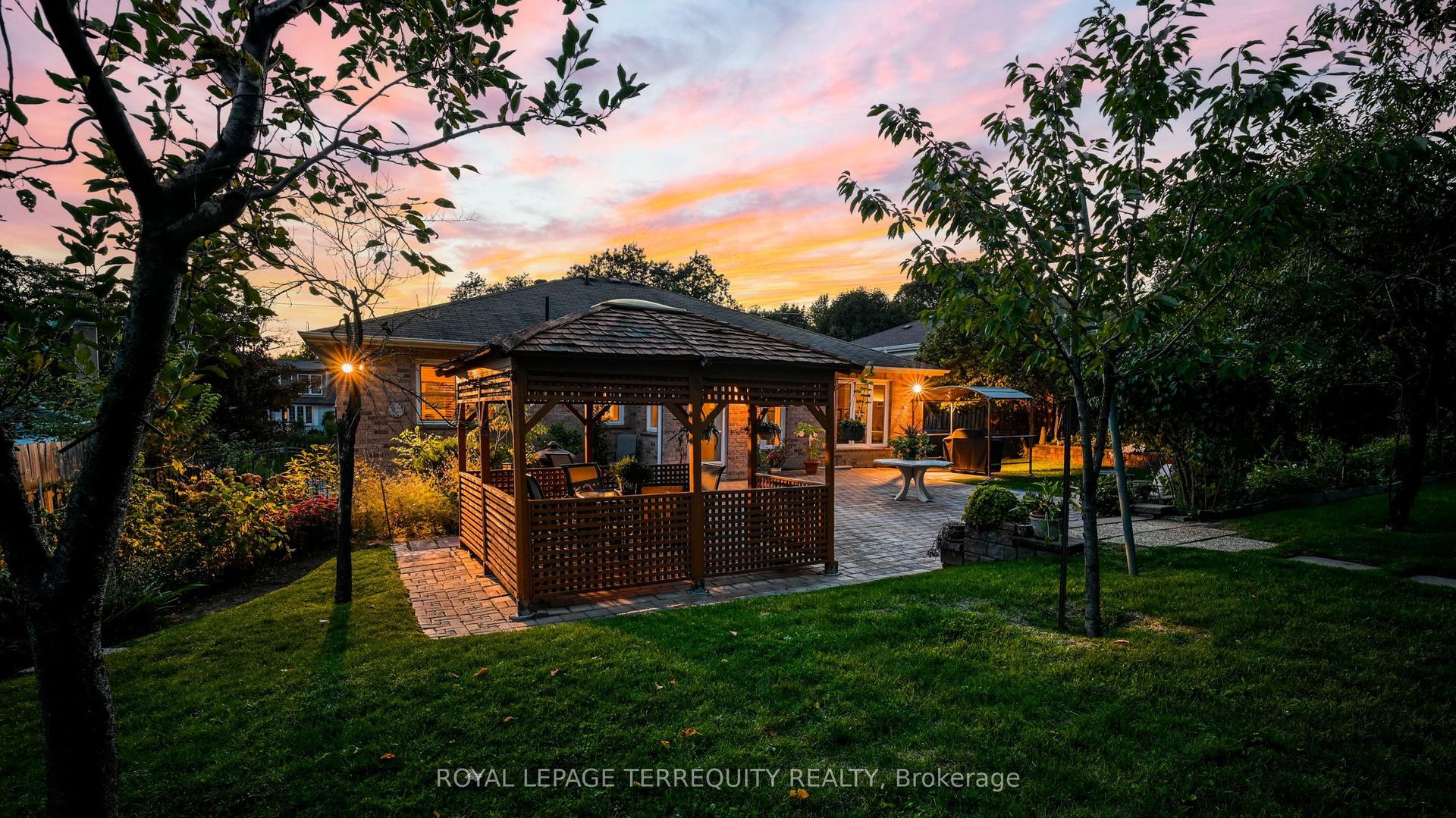 134 Hadrian Drive, Toronto — Detached for sale, photo 1