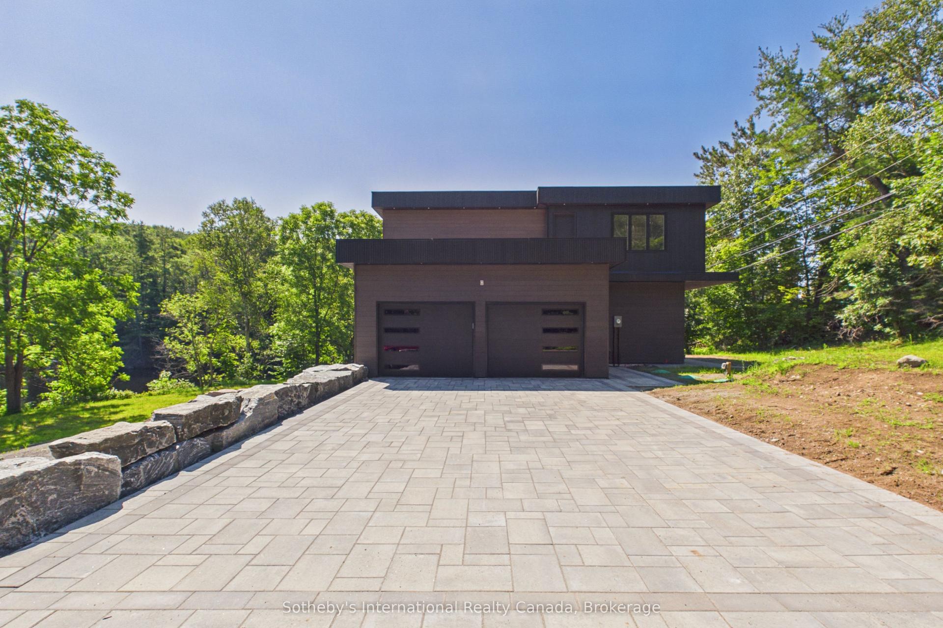 492 Brunel Road, Huntsville — Detached for sale, photo 1