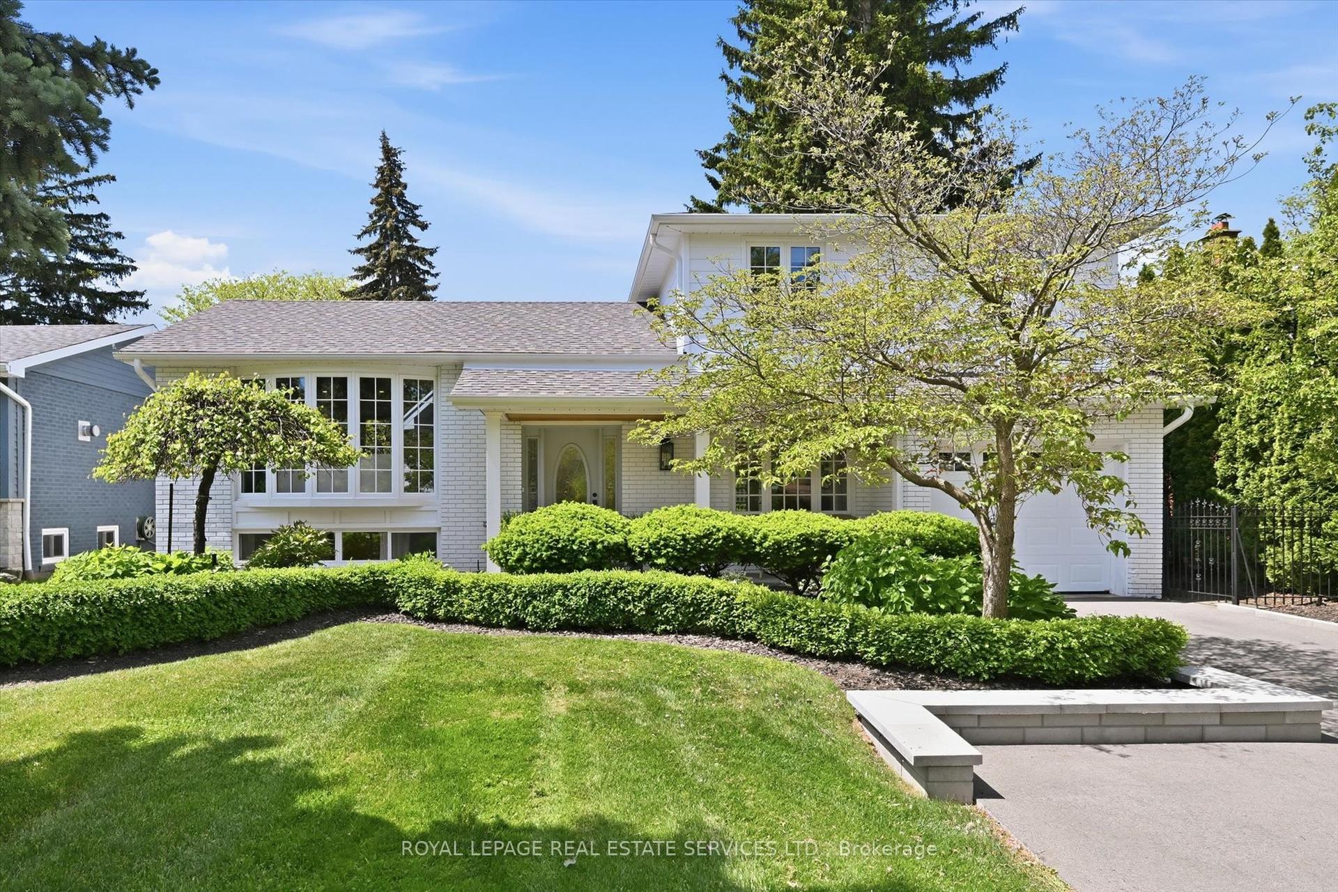 194 Solingate Drive — photo 1